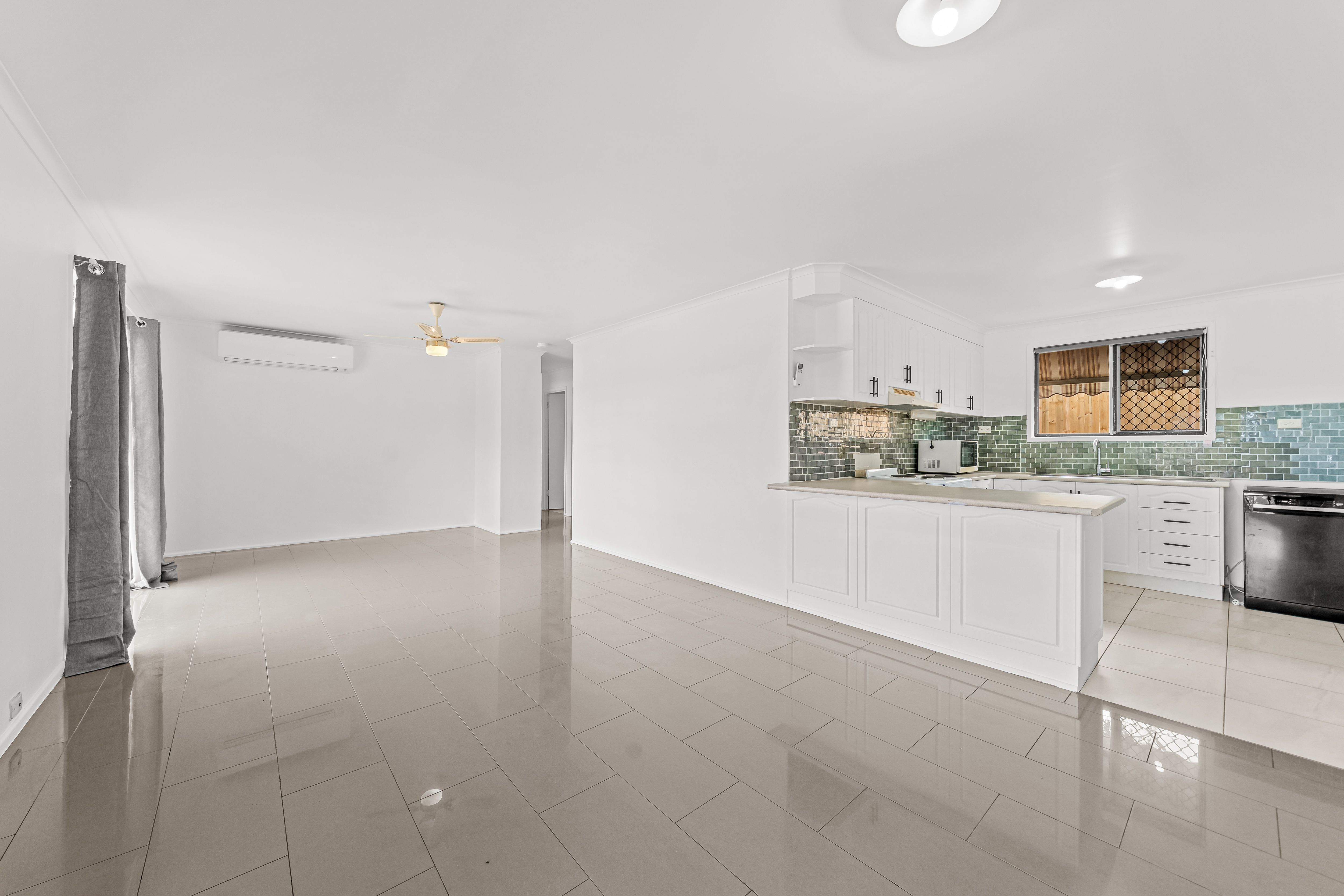 15 Canterbury Lane — photo 4 of 13