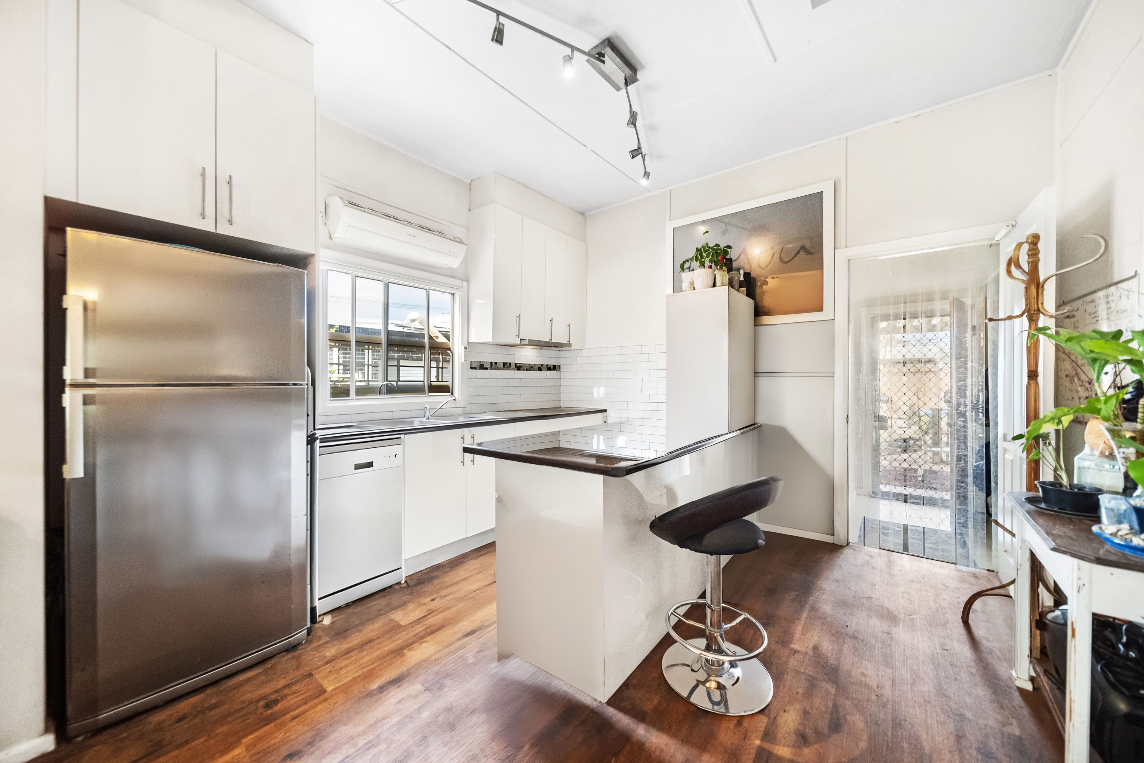 850 The Horsley Drive — photo 5 of 13