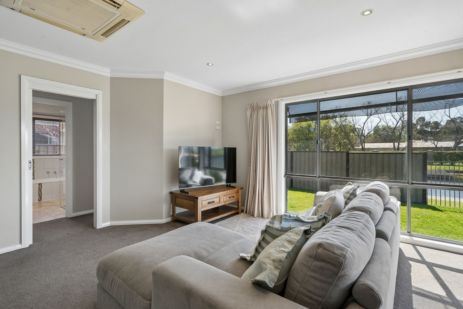 2/1 Racecourse Road — photo 6 of 22