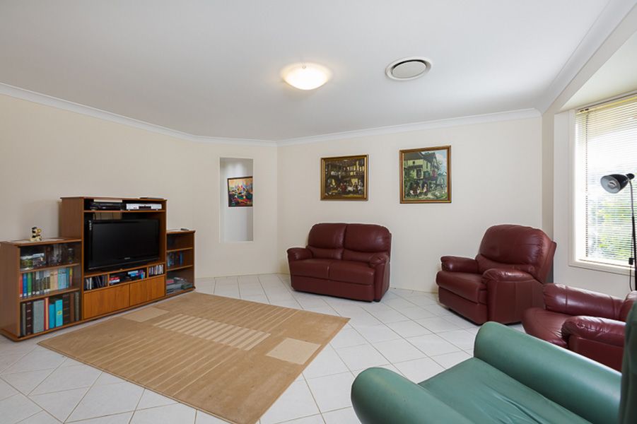 16 Ridgewood Drive, Woongarrah, NSW 2259