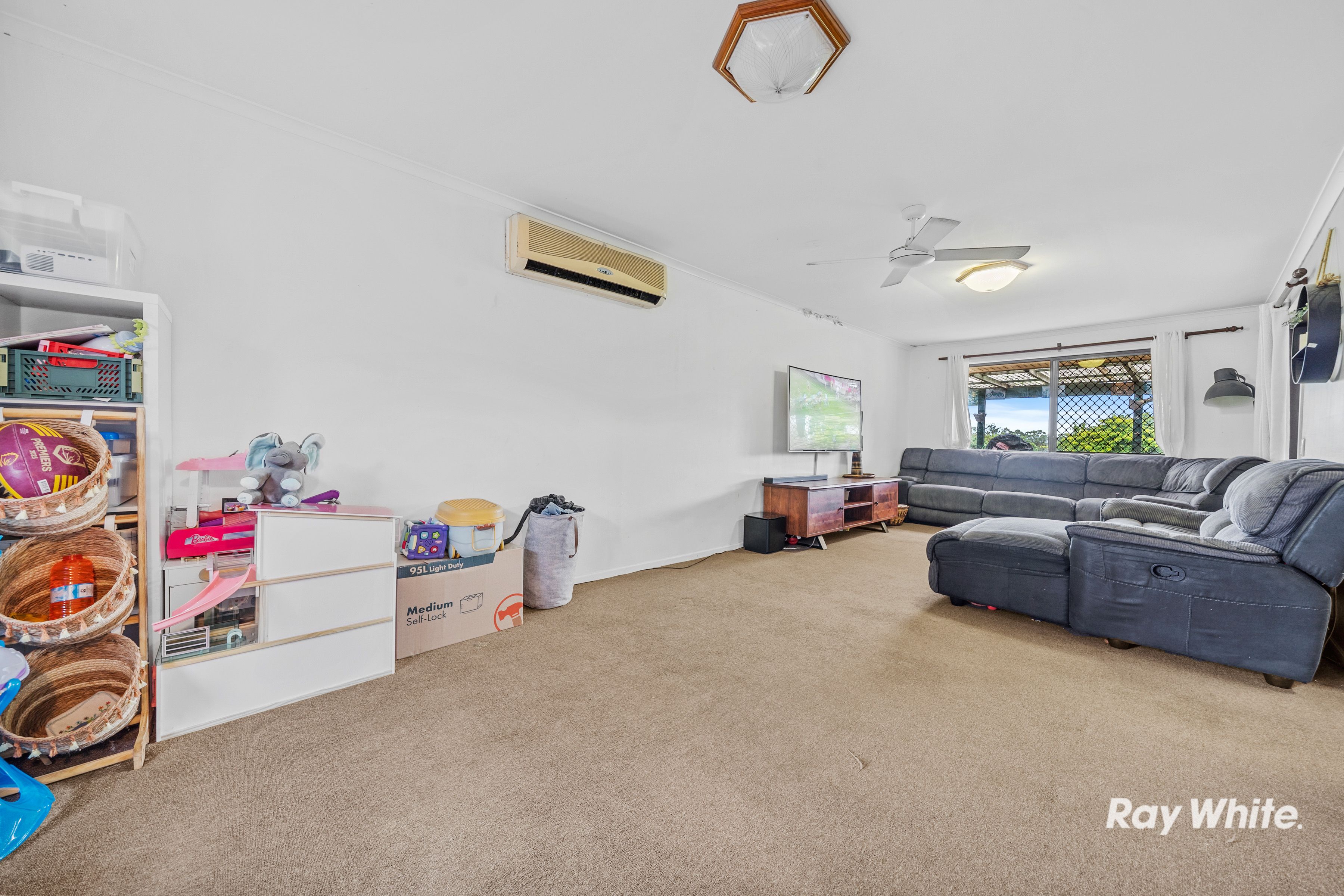 18 King Arthur Boulevard — photo 8 of 16