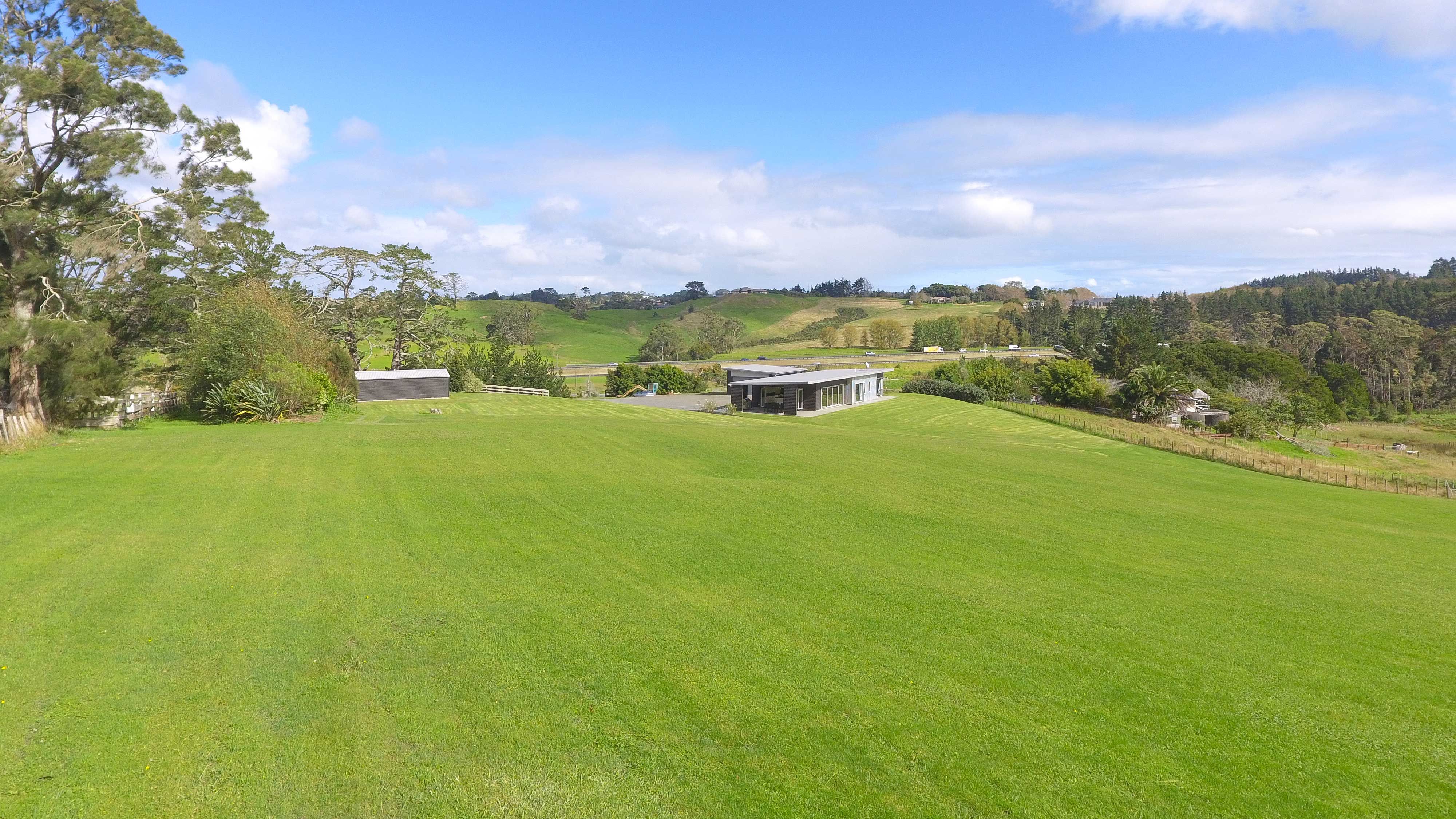 1513a East Coast Road, Redvale, Rodney