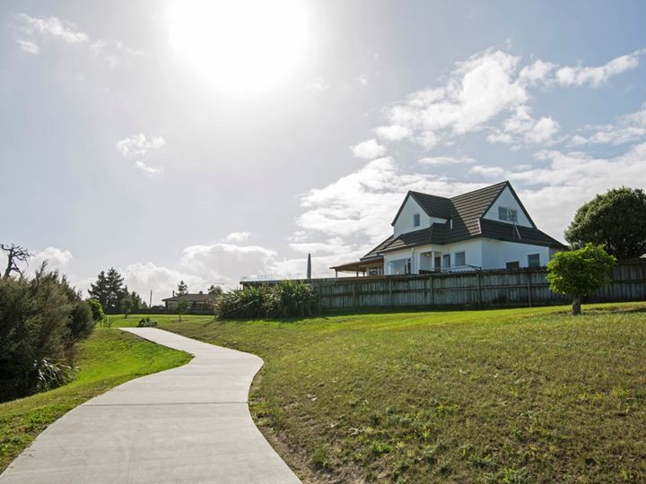 66c Frank Nobilo Drive, Golflands, Manukau City