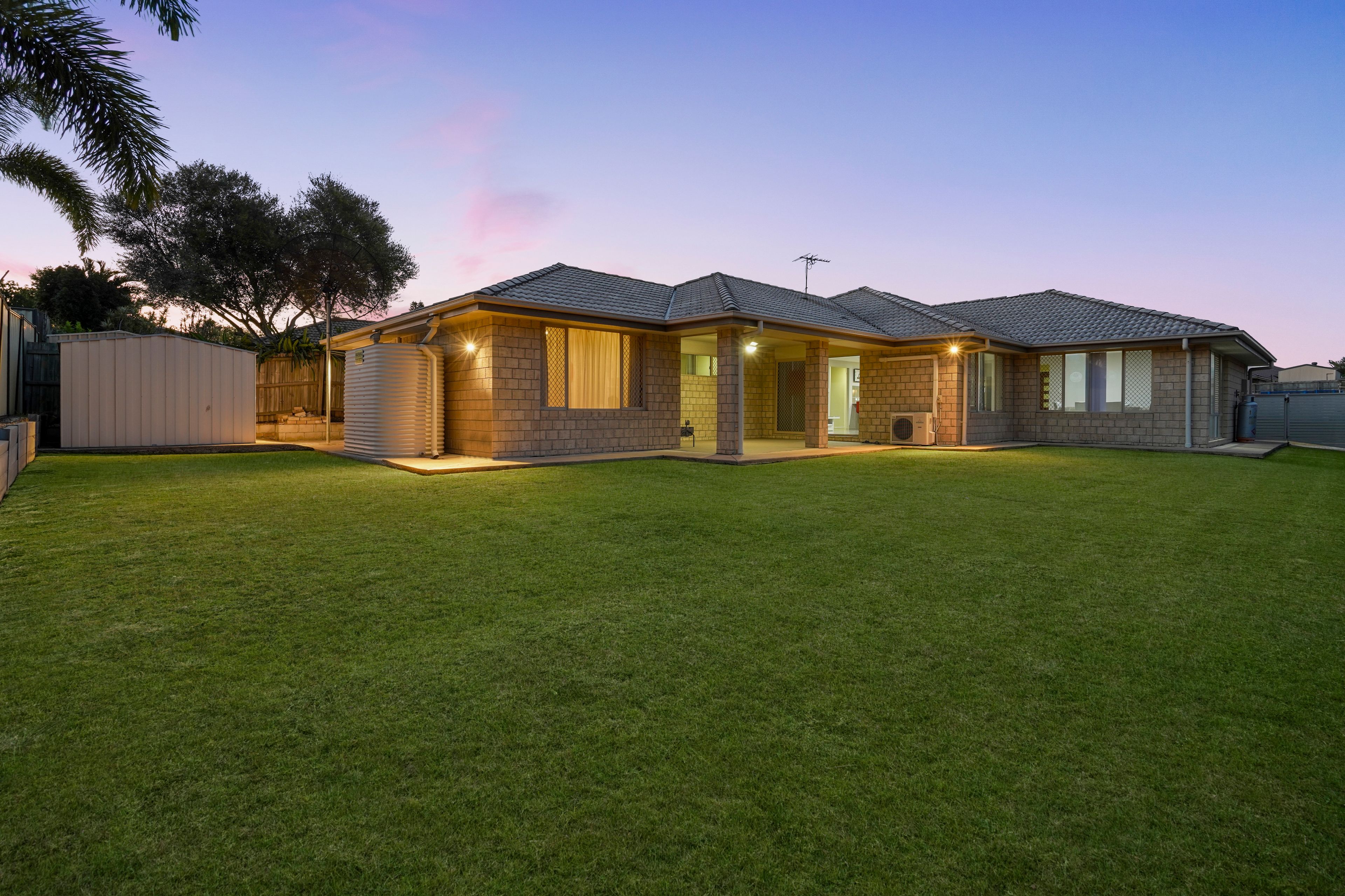 20 Kingsburgh Street — photo 11 of 15
