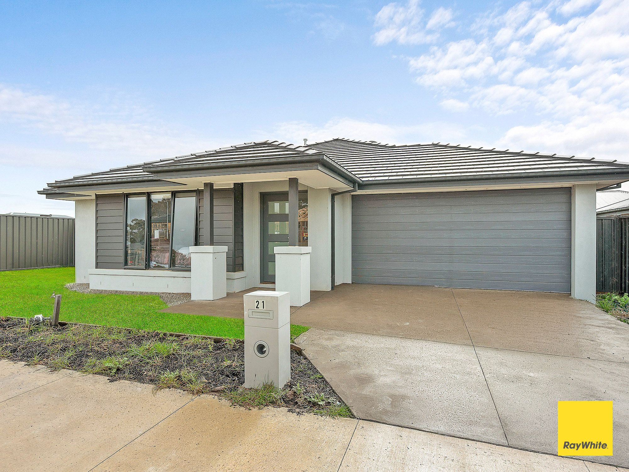 21 Buchanan Drive — photo from Ray White Bendigo