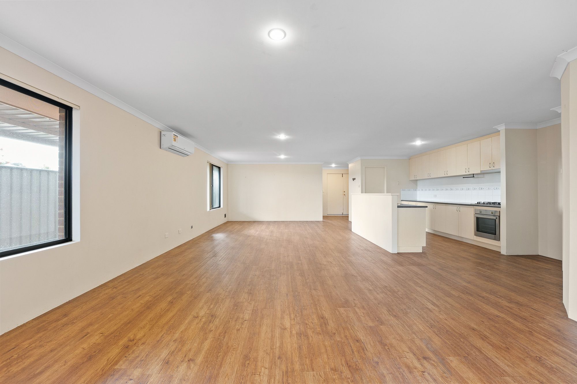 49 Tamworth Boulevard — photo 12 of 28