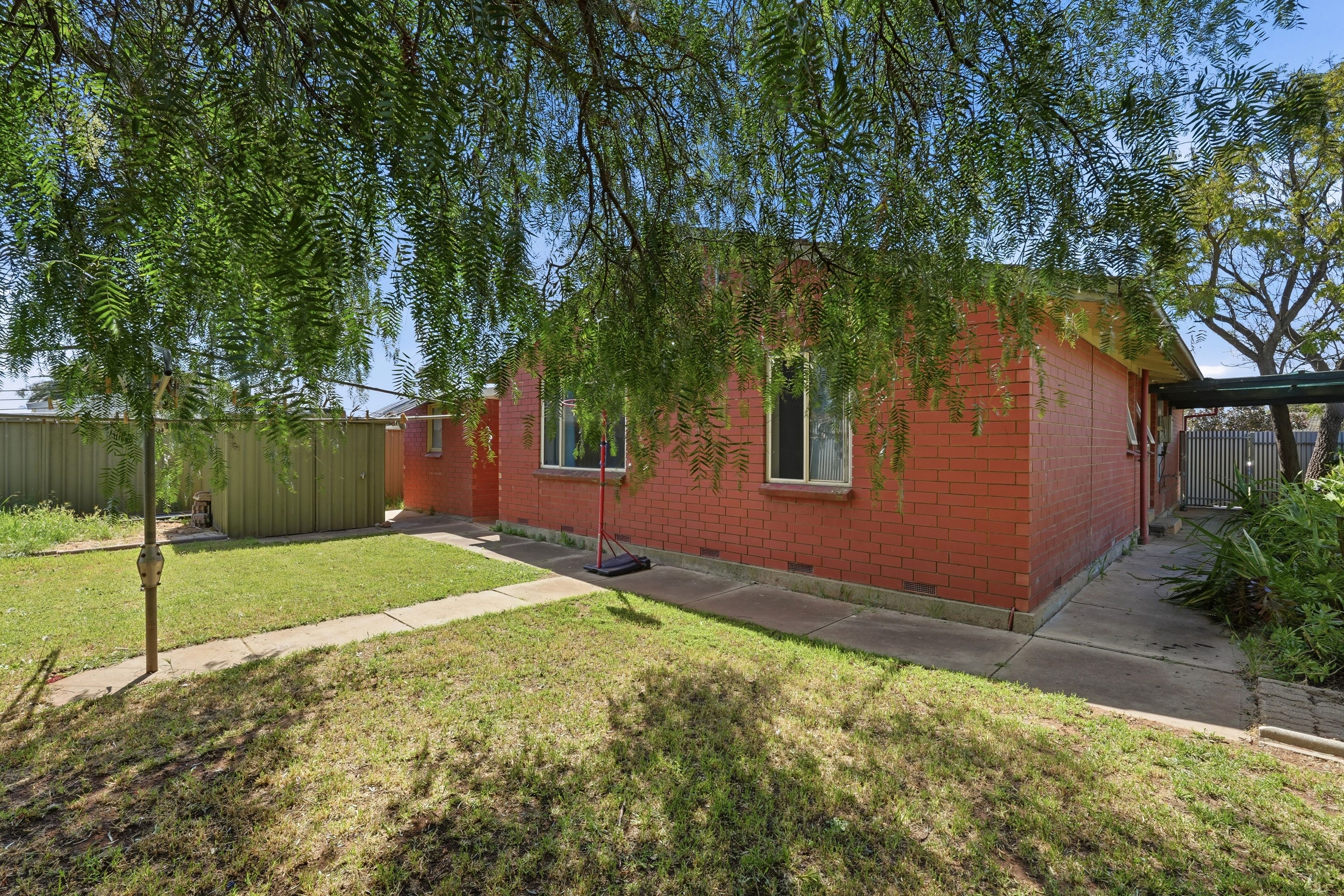 10 Koongarra Crescent — photo 11 of 11