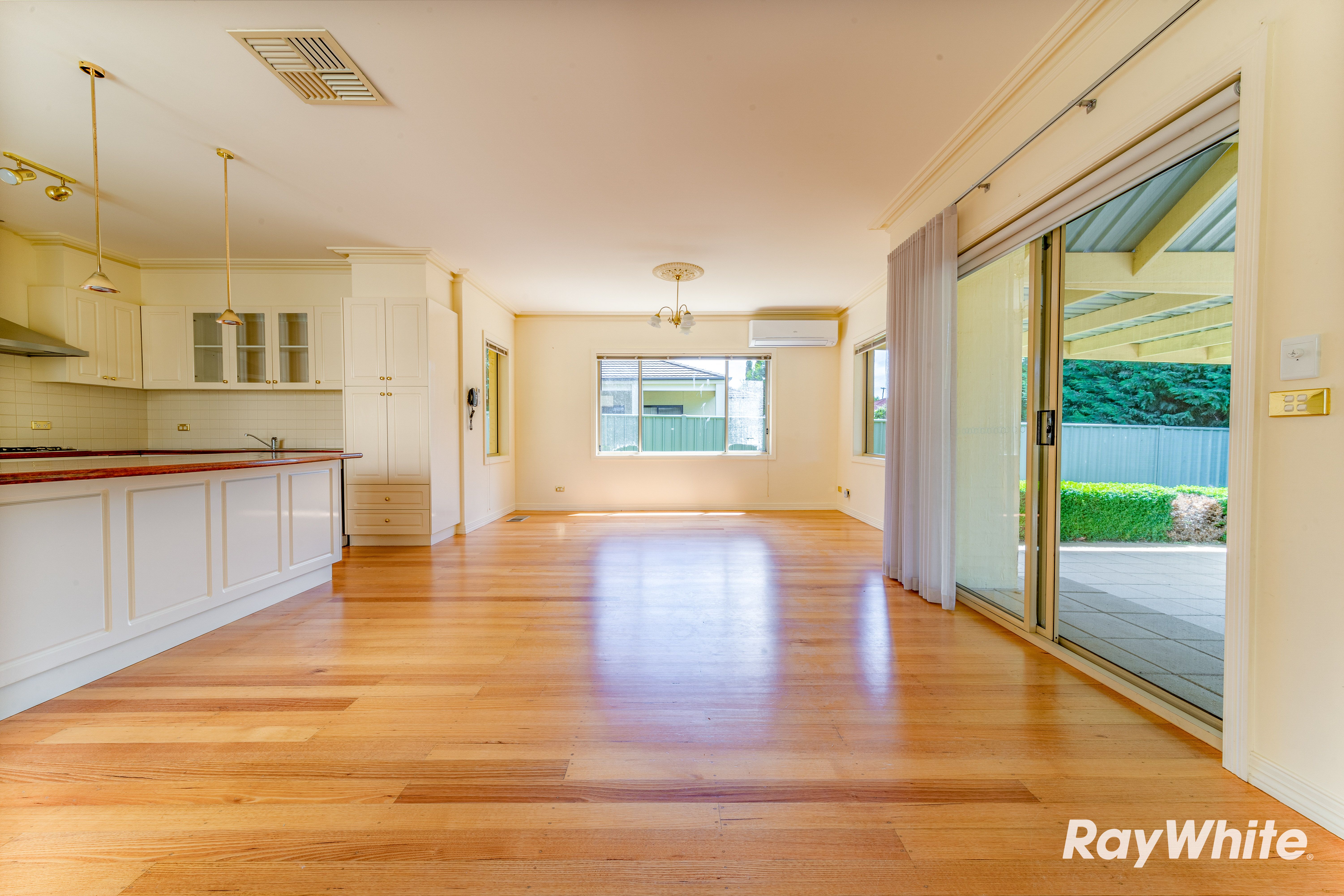 18 Ellesmere Terrace, Strathdale, VIC 3550