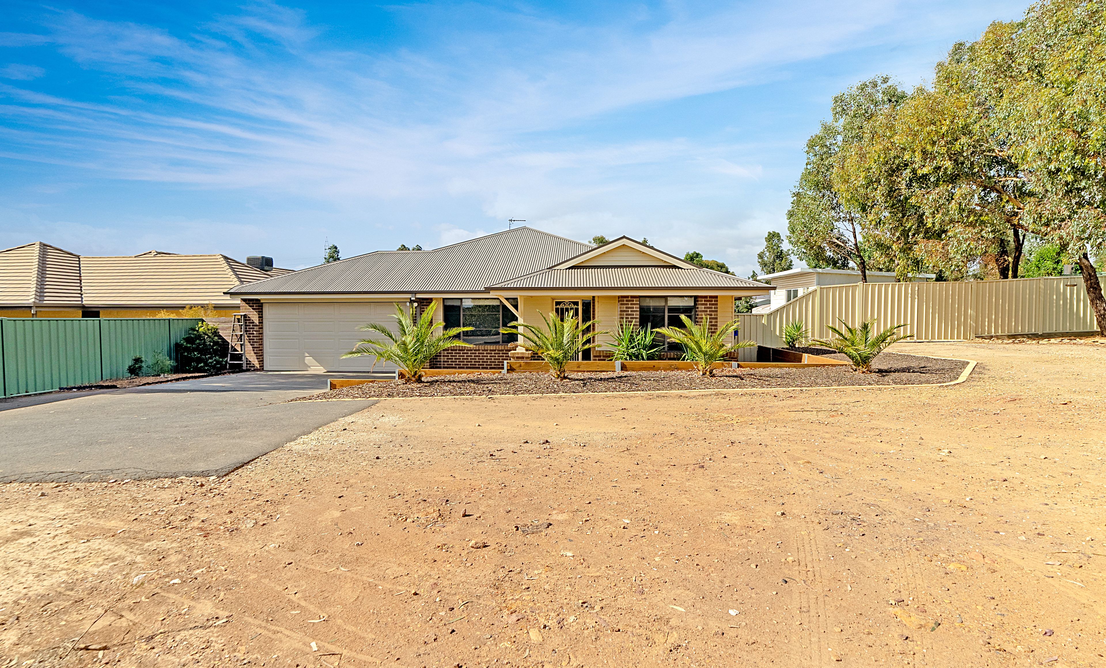 14 Marita Drive, Maiden Gully, VIC 3551