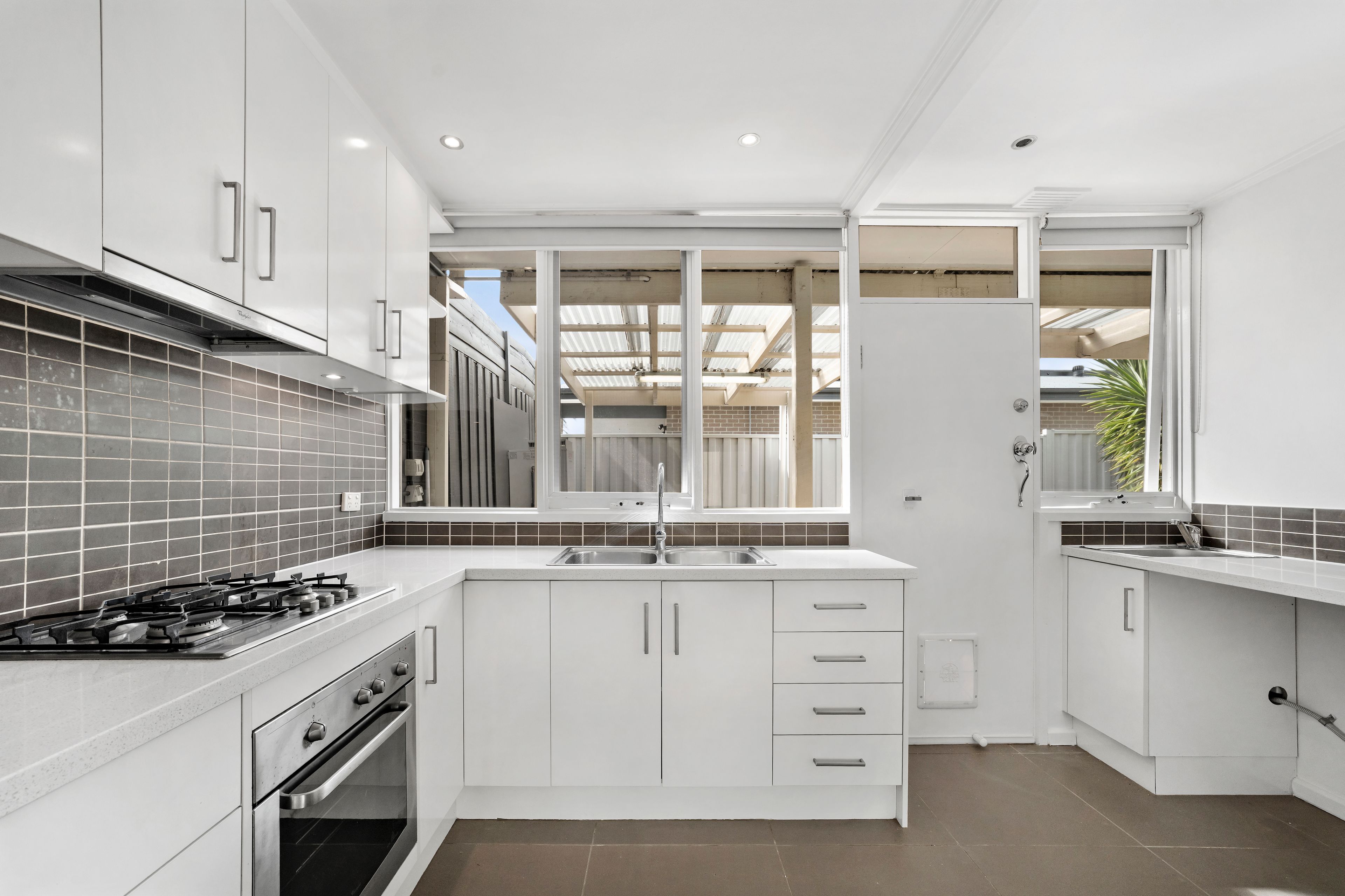 4/13 Glenola Road — photo from Ray White Chelsea