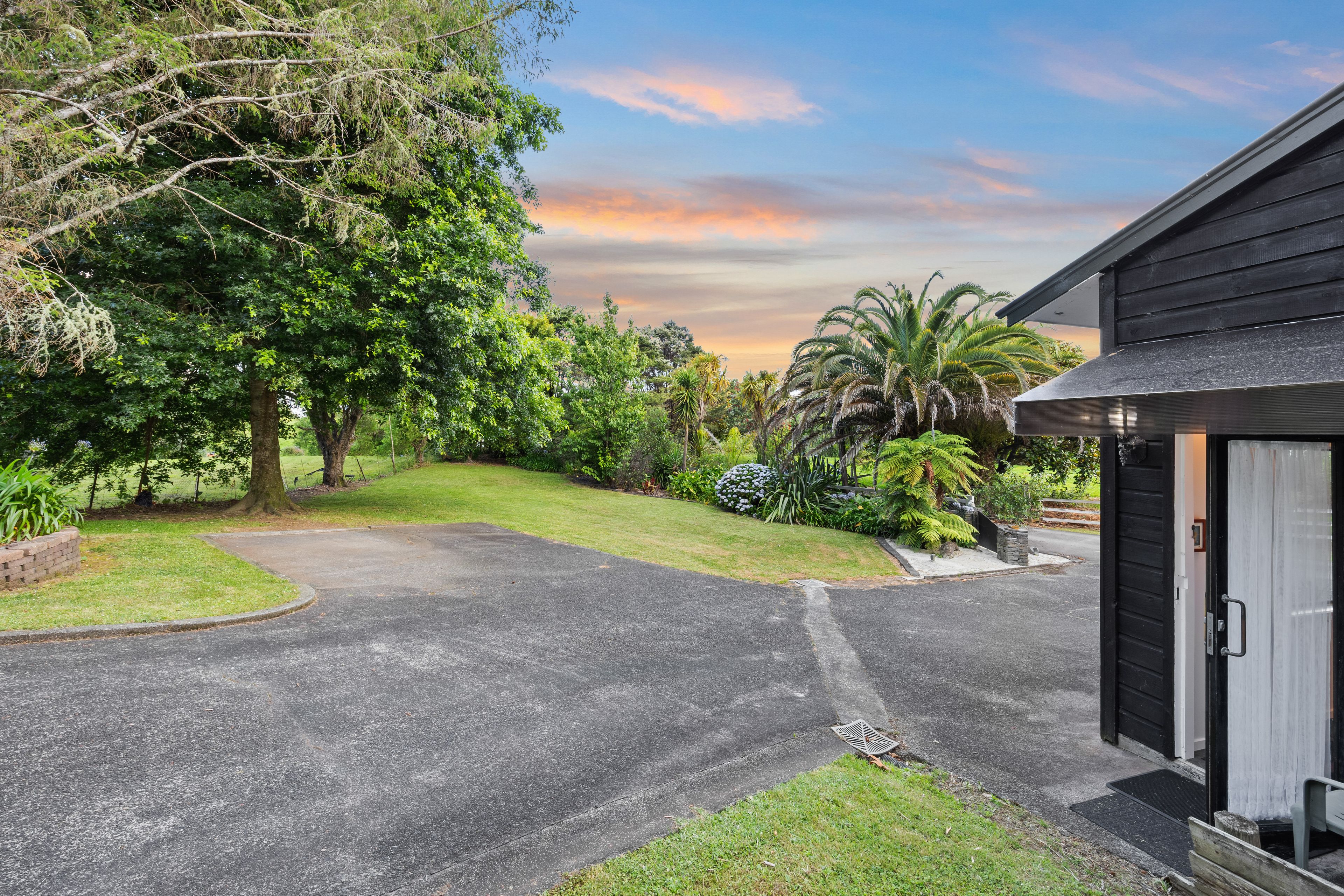 274 Forest Hill Road, Waiatarua, Waitakere City