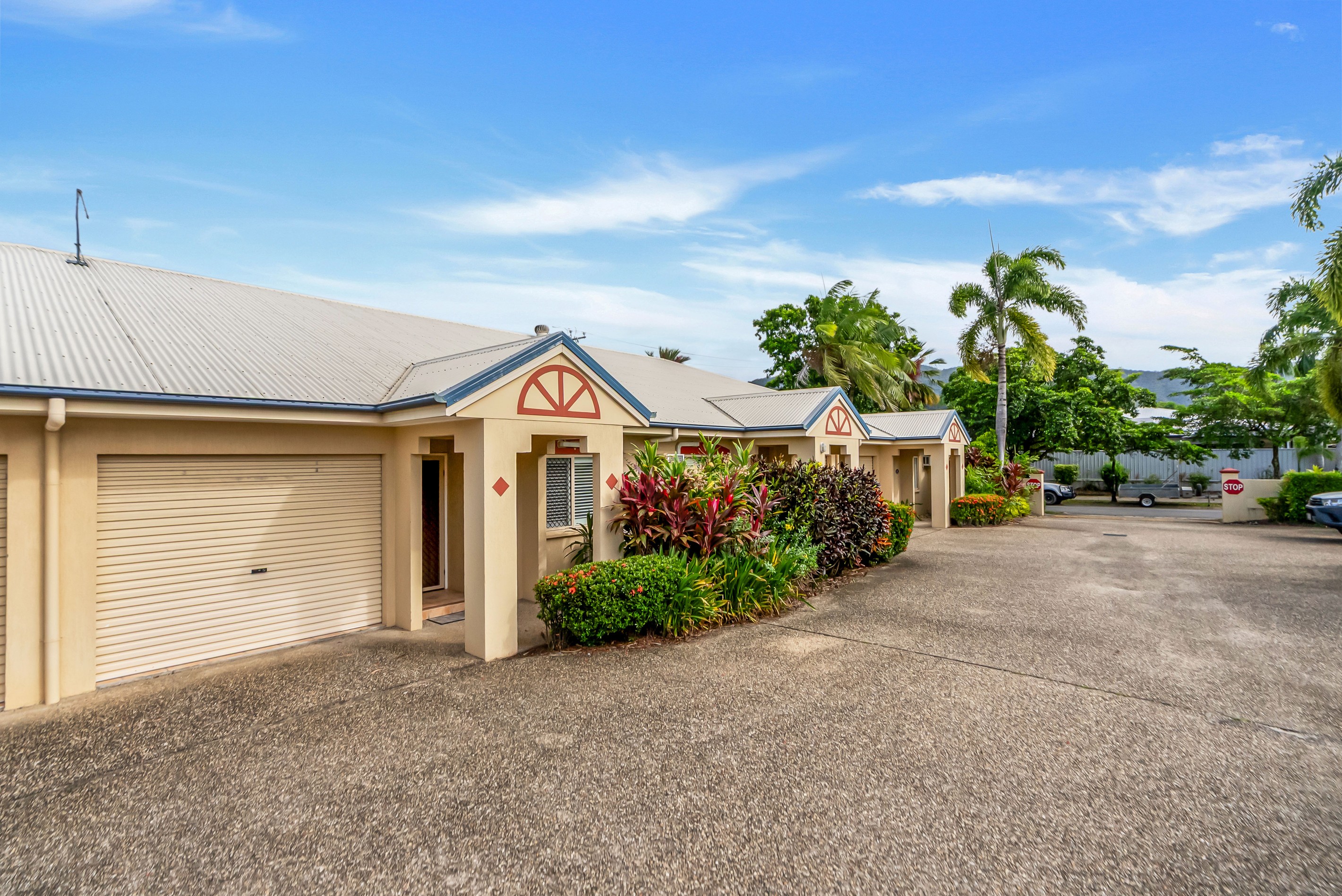9/2-4 Oyster Court, Trinity Beach, QLD 4879