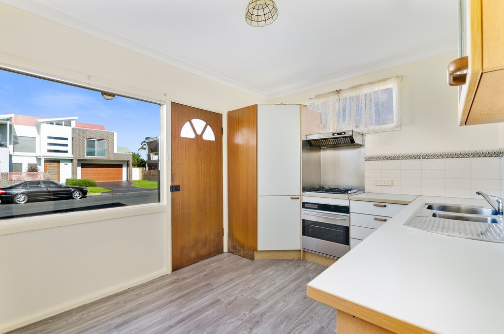 3/12 Beach Drive, Woonona, NSW 2517