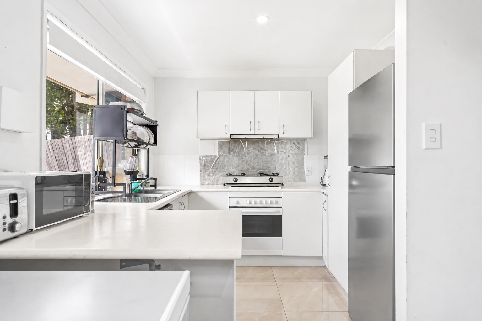 3 Christine Crescent — photo 7 of 14