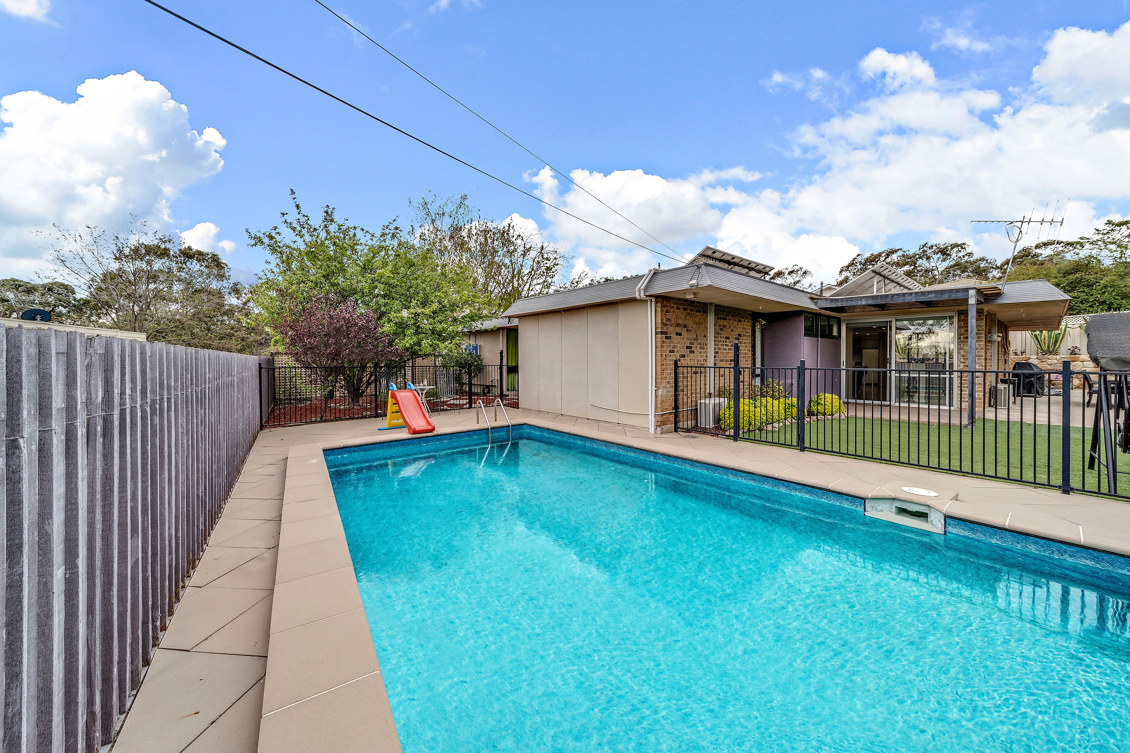 16 Lambrigg Street, Farrer, ACT 2607