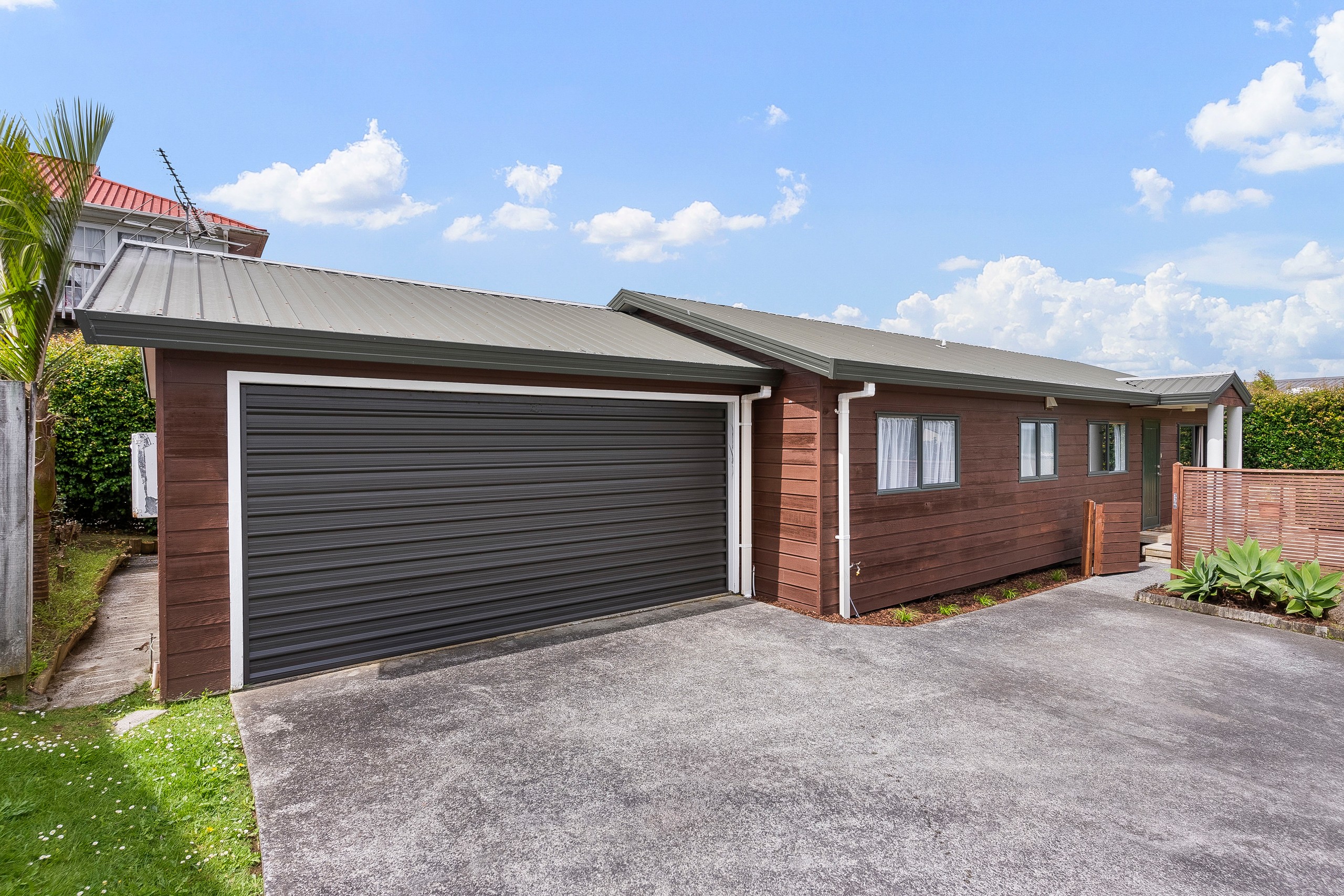 330B East Coast Road, Sunnynook, North Shore City