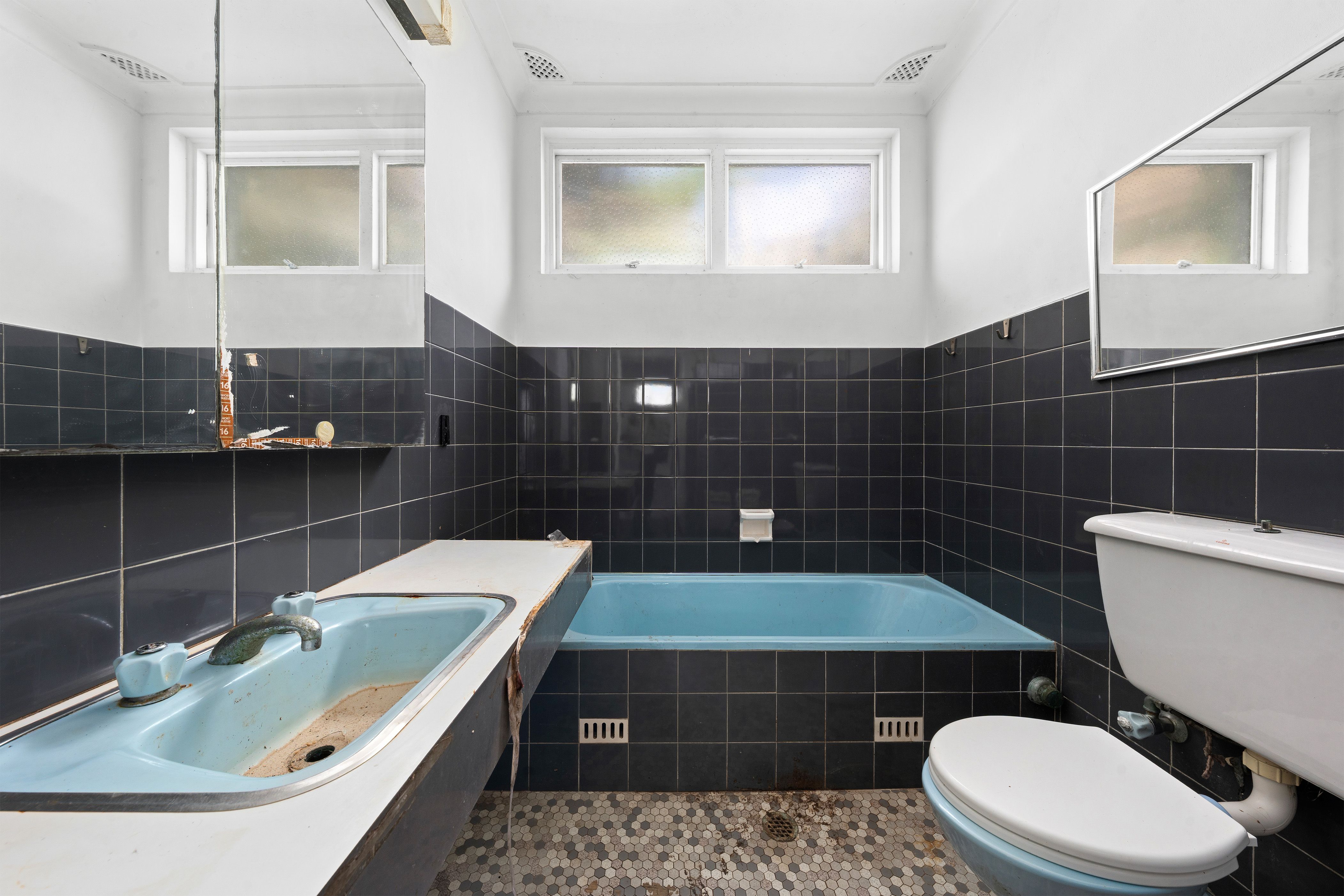28 Millwood Avenue — photo 3 of 10