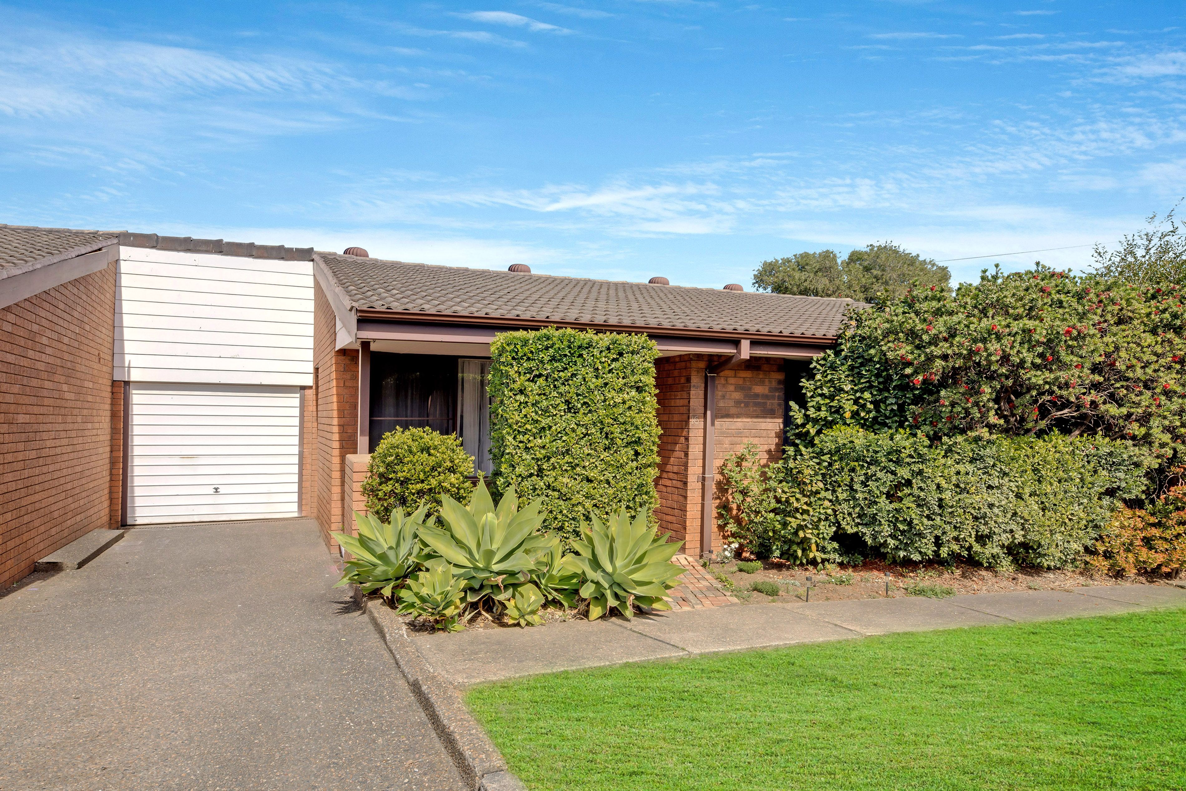 16/10 Barbers Road, Chester Hill NSW 2162