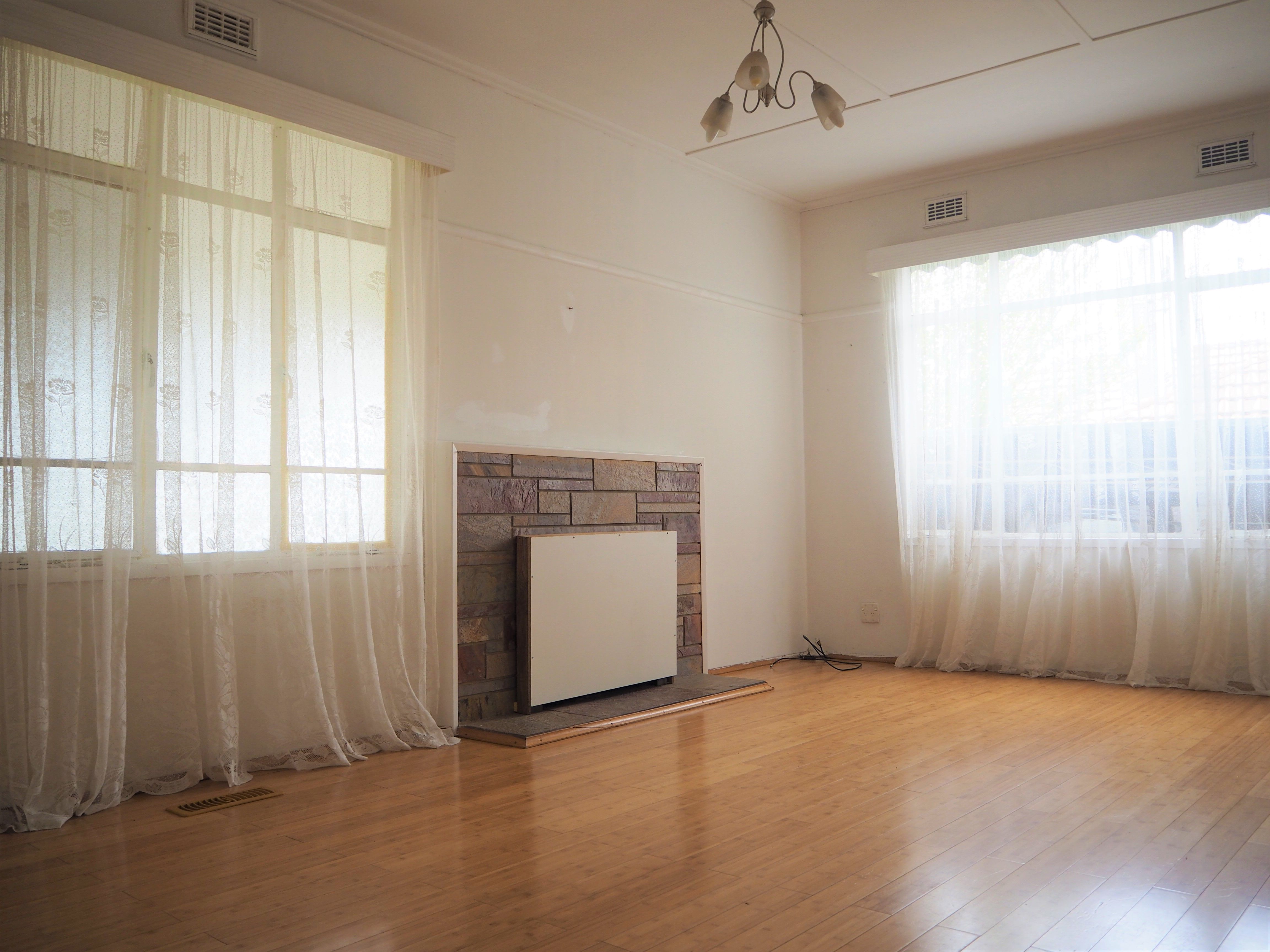 16 Ebony Parade, Heidelberg West, VIC 3081