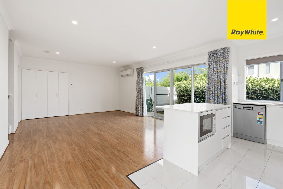 23/2 Clare Burton Crescent, Franklin, ACT 2913