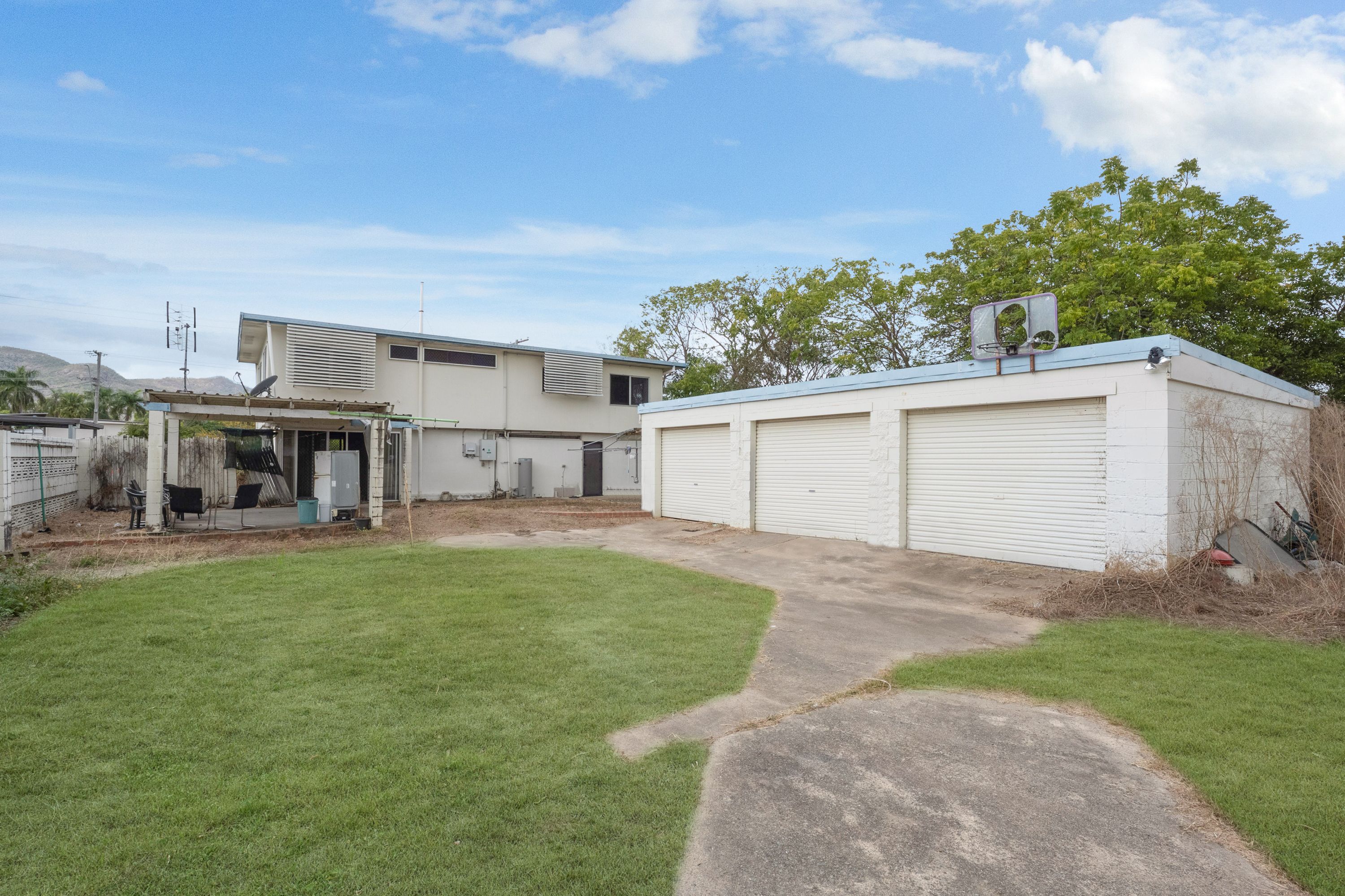 1289 Riverway Drive — photo 3 of 15