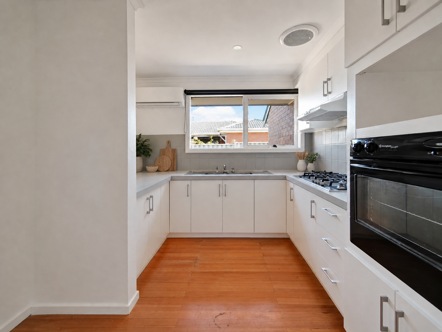 1/6 Justin Circuit, Hampton Park, VIC 3976 - Sold Unit - Ray White ...