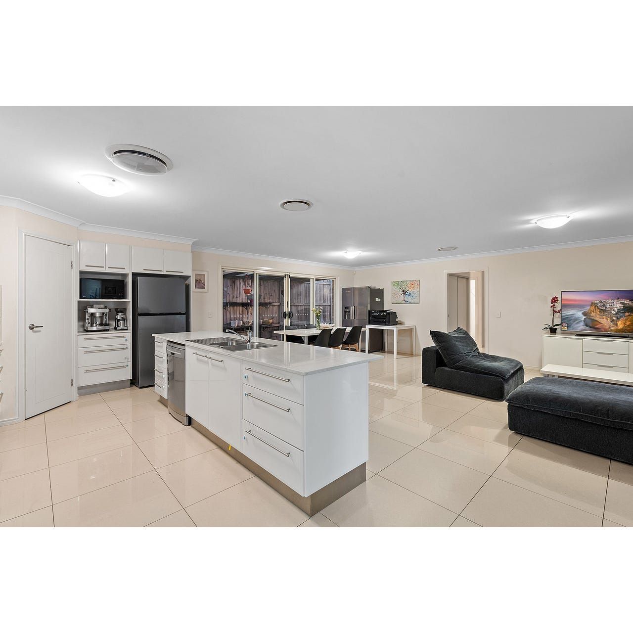 13 Harvey Place, Calamvale, QLD 4116