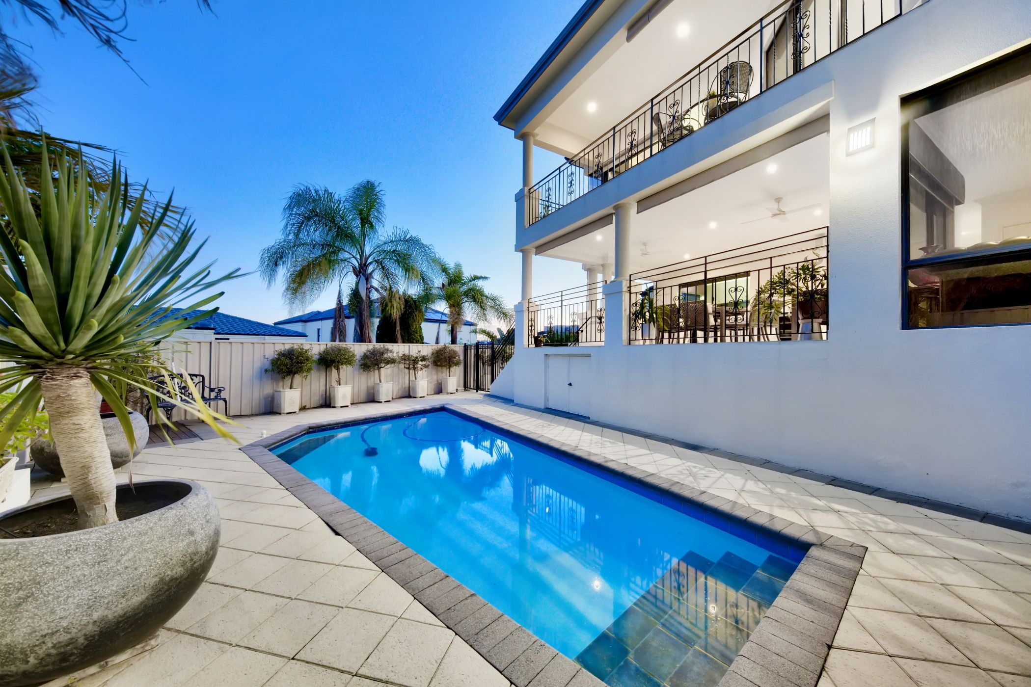 A Grand Entertainer with Endless Views — photo 29 of 30