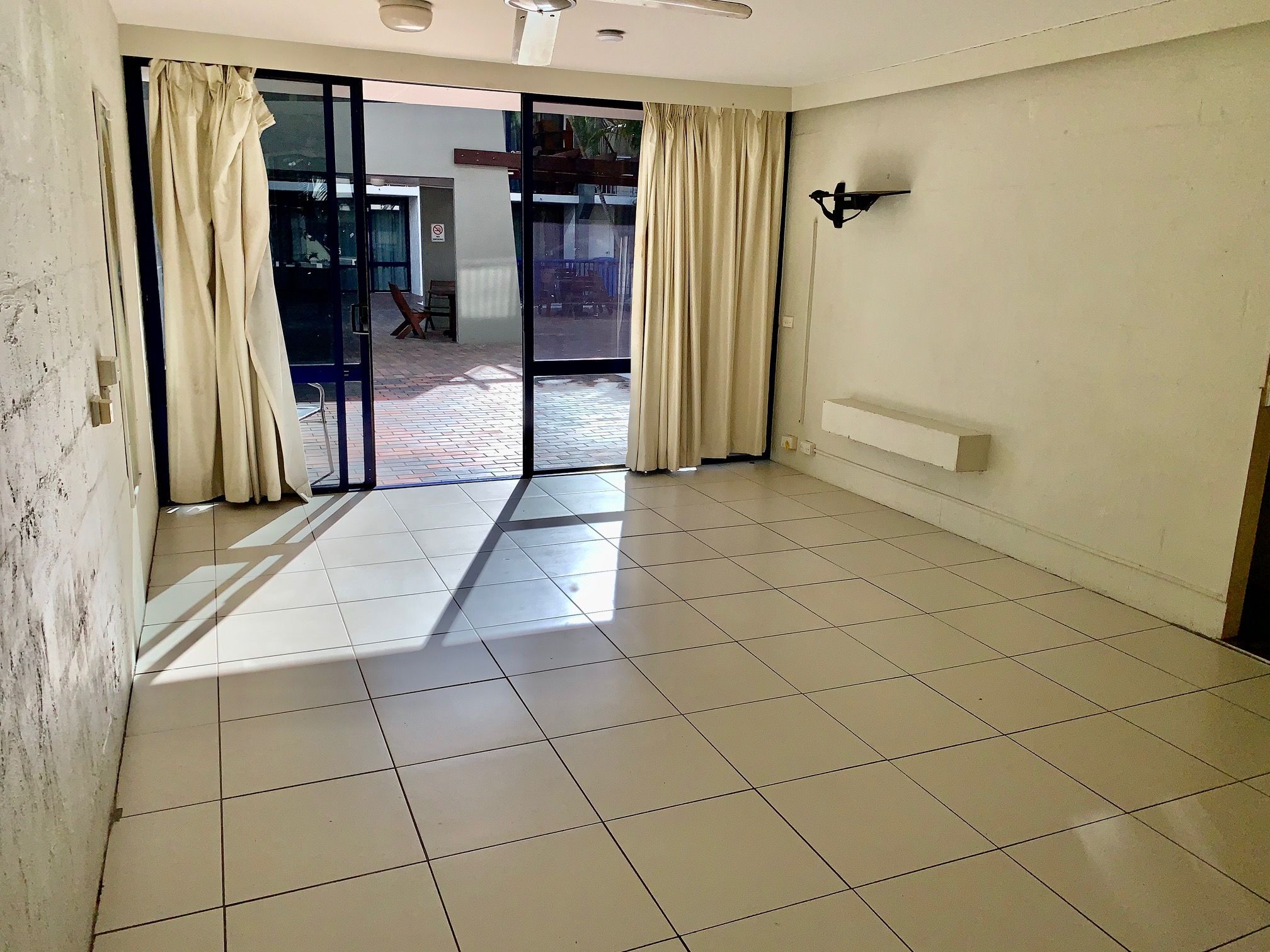 14/2877 Gold Coast Highway "Club Surfers", Surfers Paradise, QLD 4217