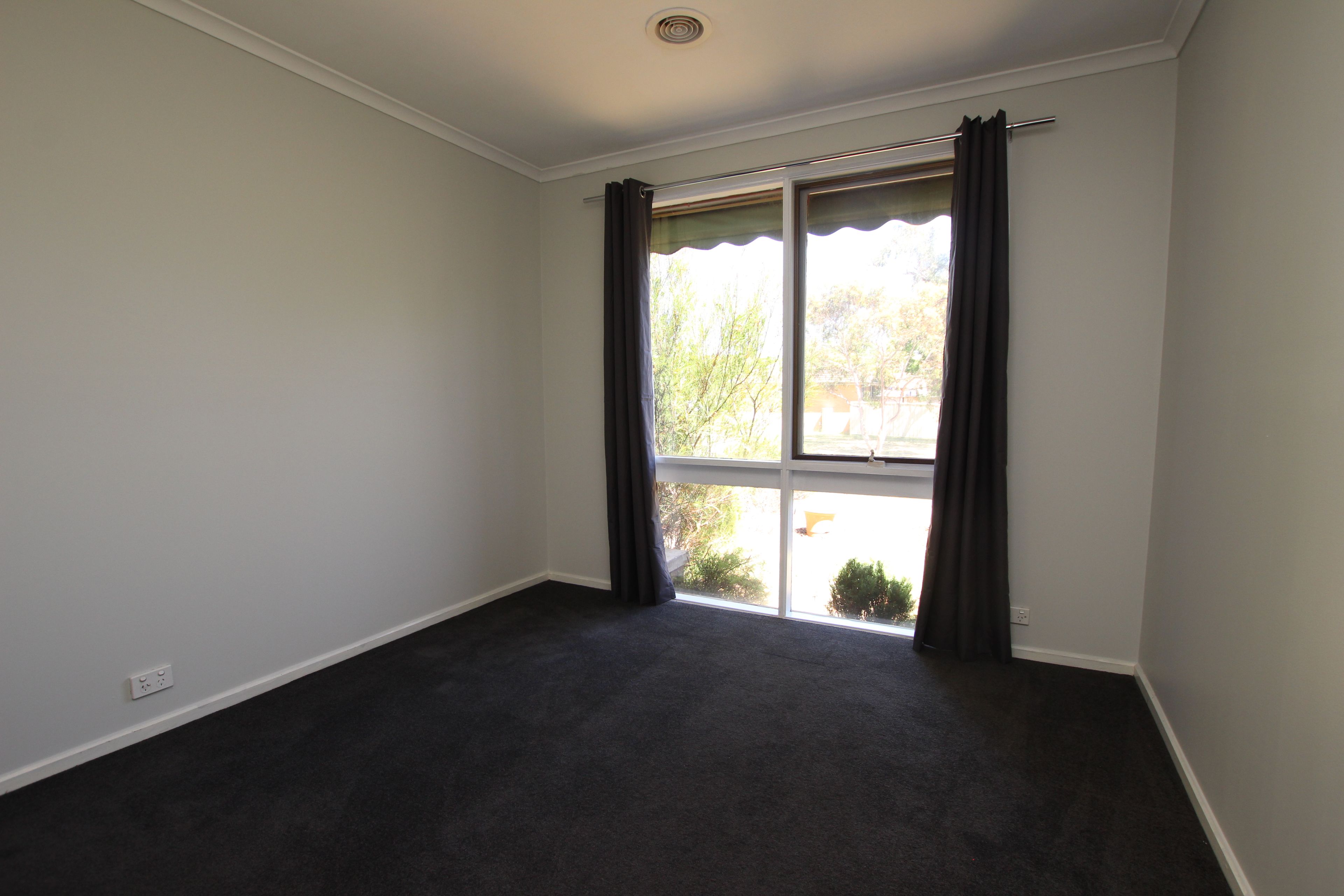 20 Diamantina Crescent — photo 15 of 24
