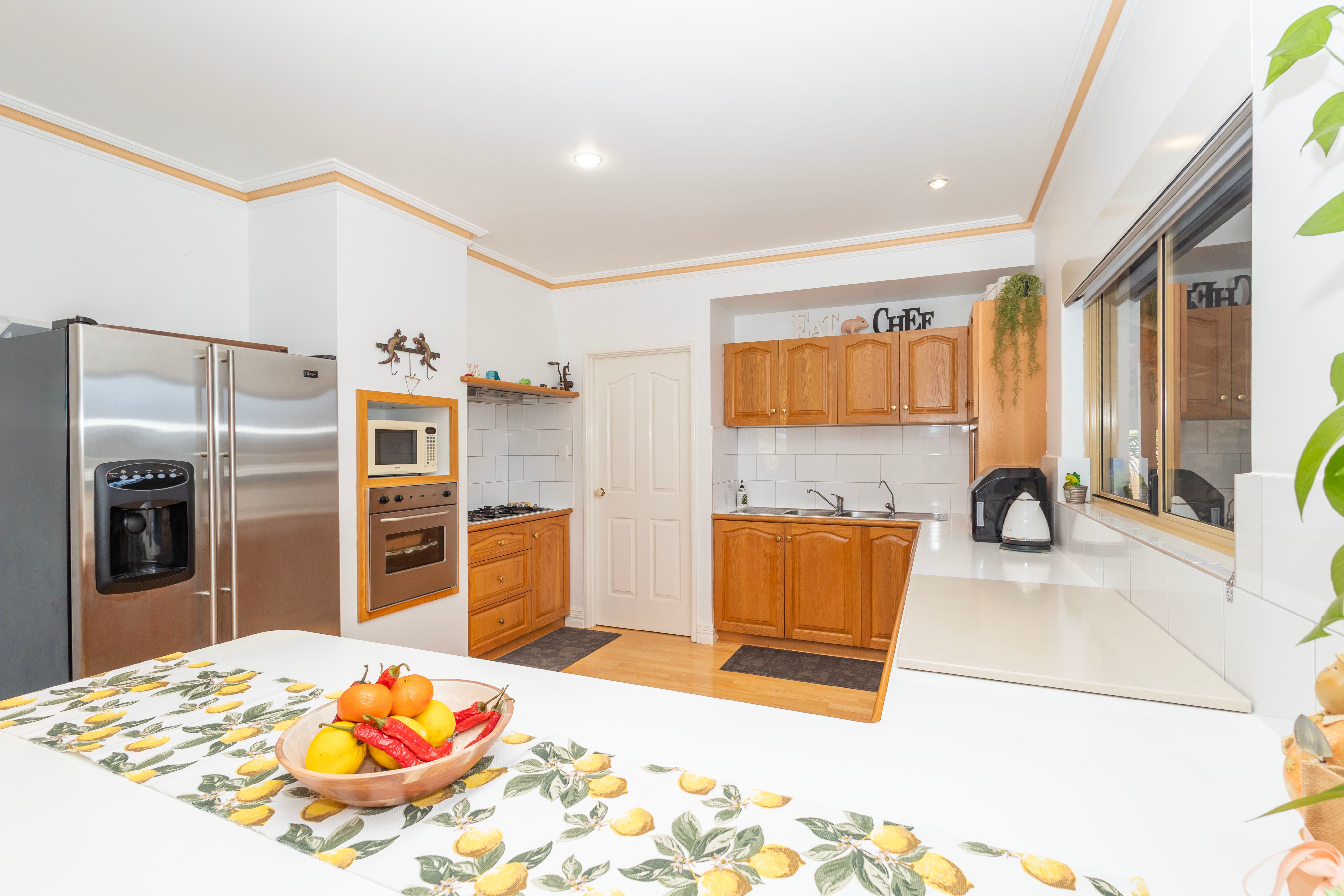 18 CASUARINA Crescent — photo 15 of 30