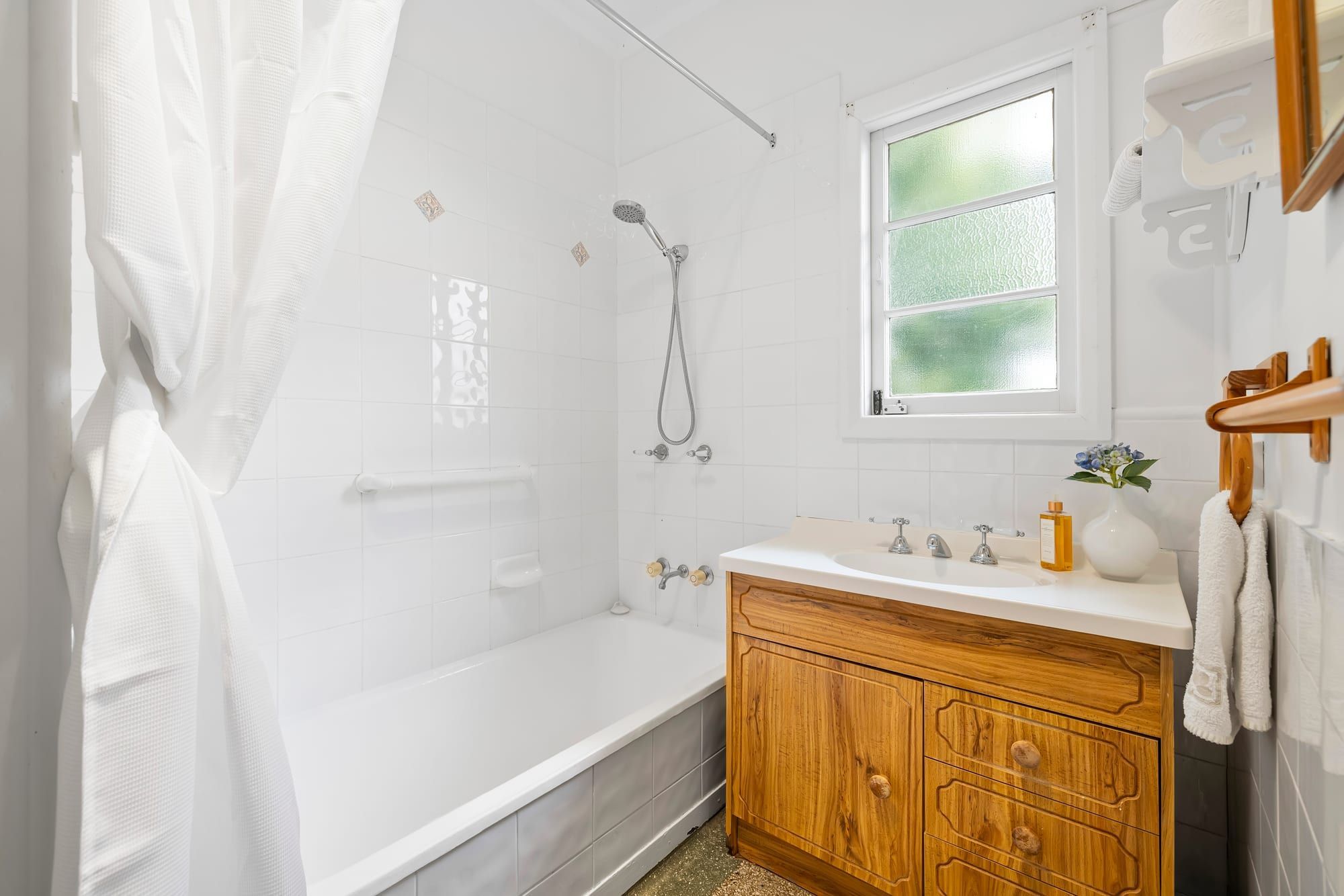 78 Glenlyon Drive — photo 5 of 17