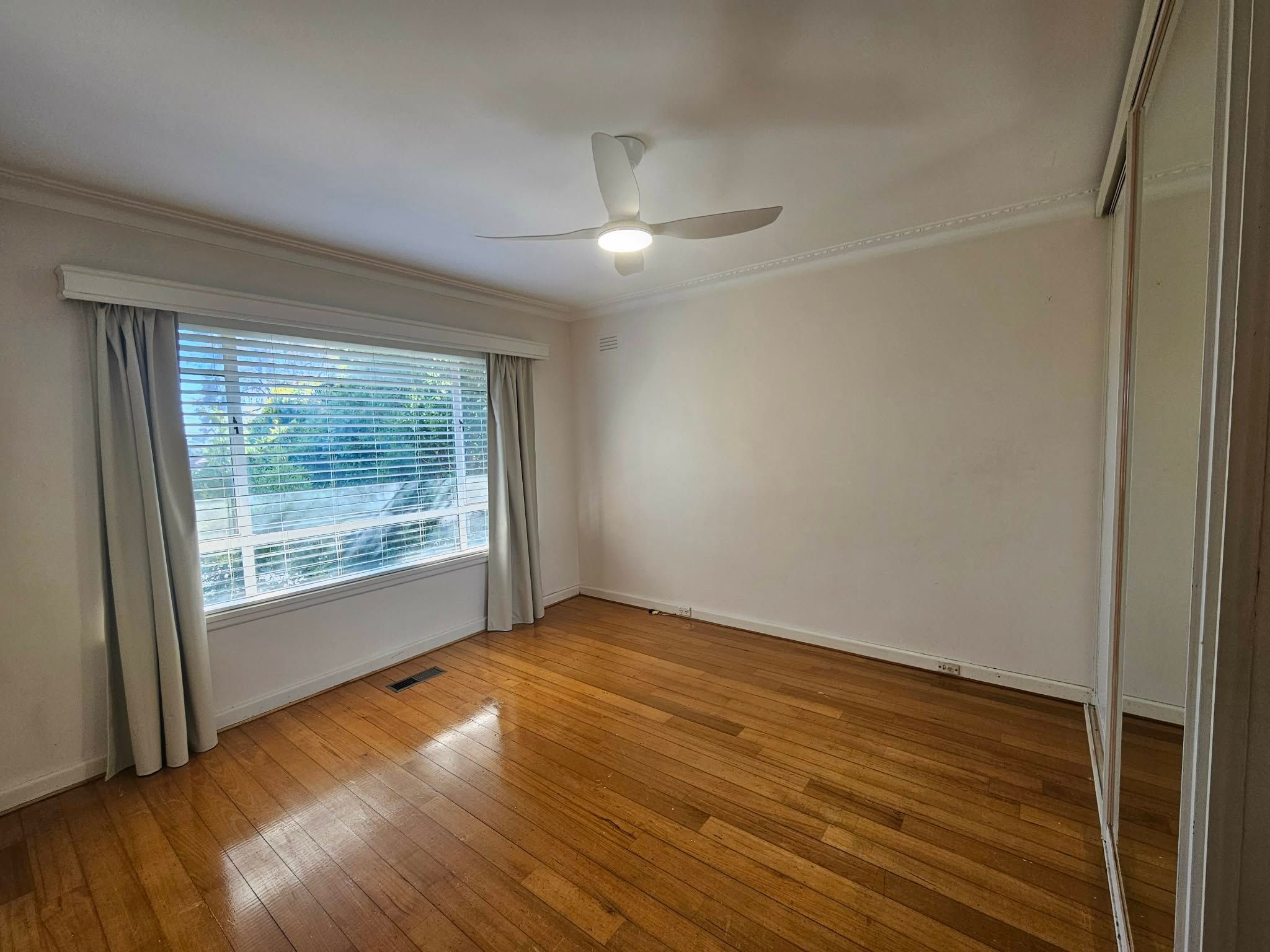 90 Ferntree Gully Road — photo 9 of 10