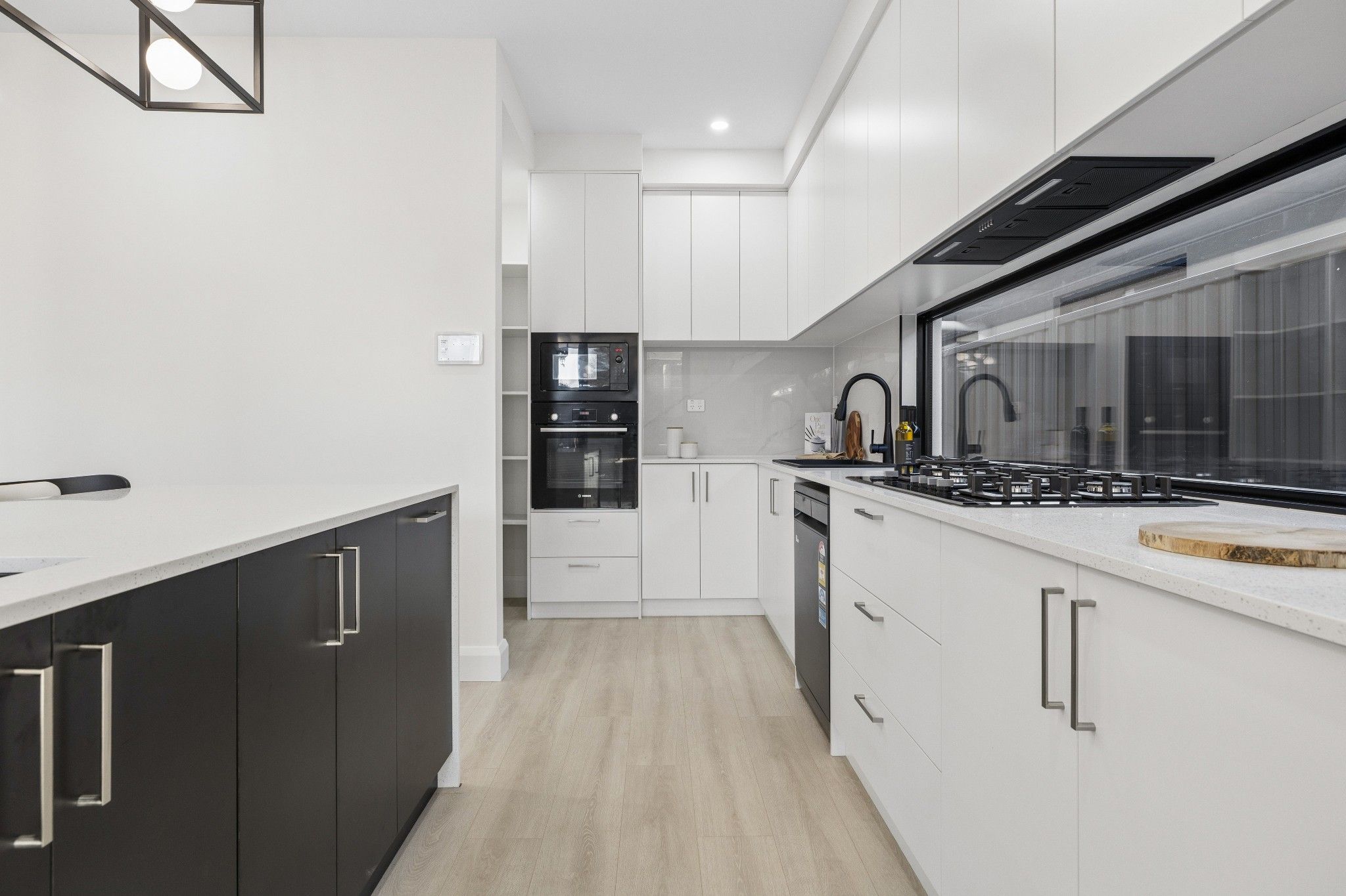 12 Barbara Avenue — photo 3 of 11
