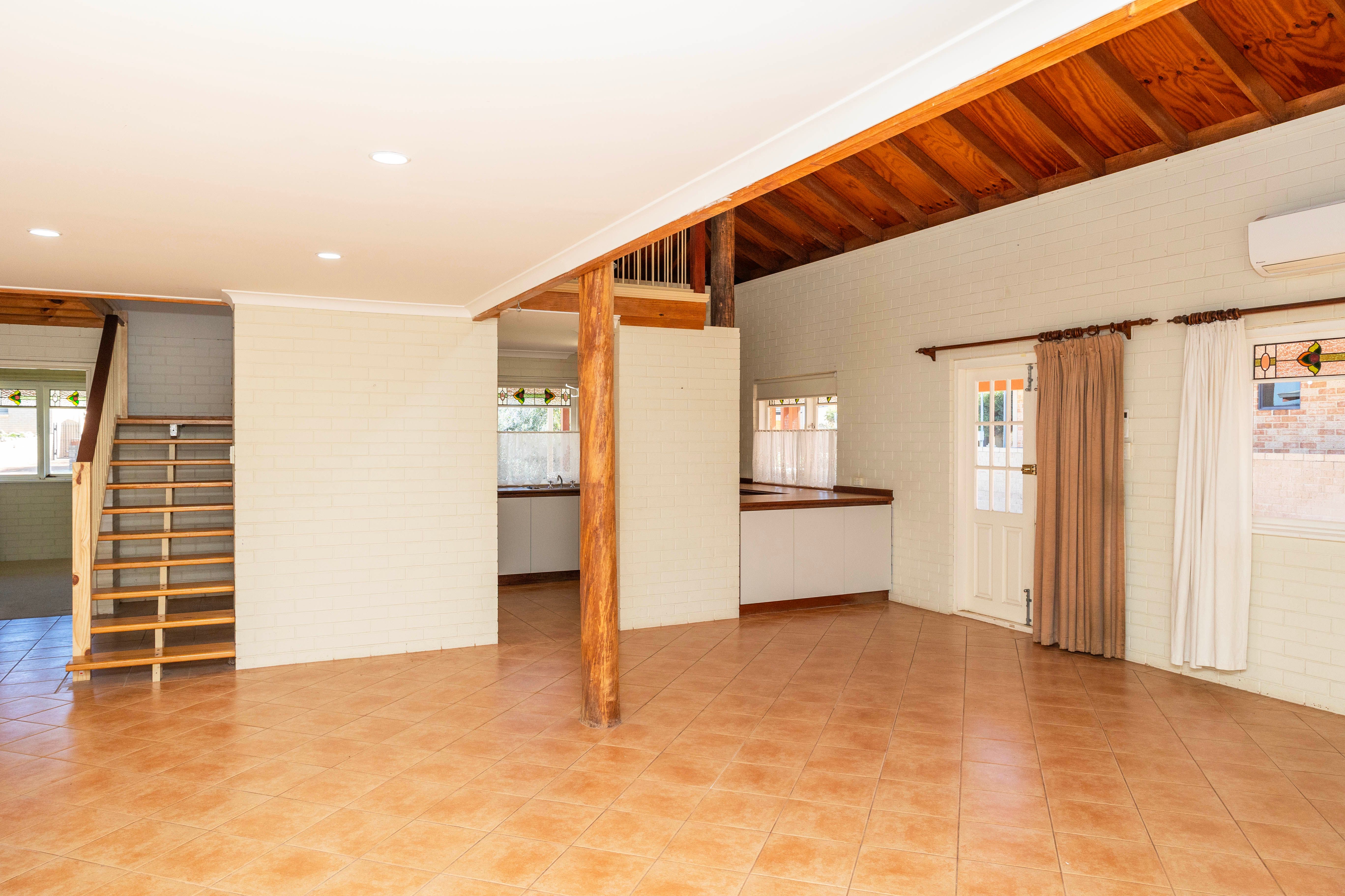 4 Whitburn Place — photo 12 of 28
