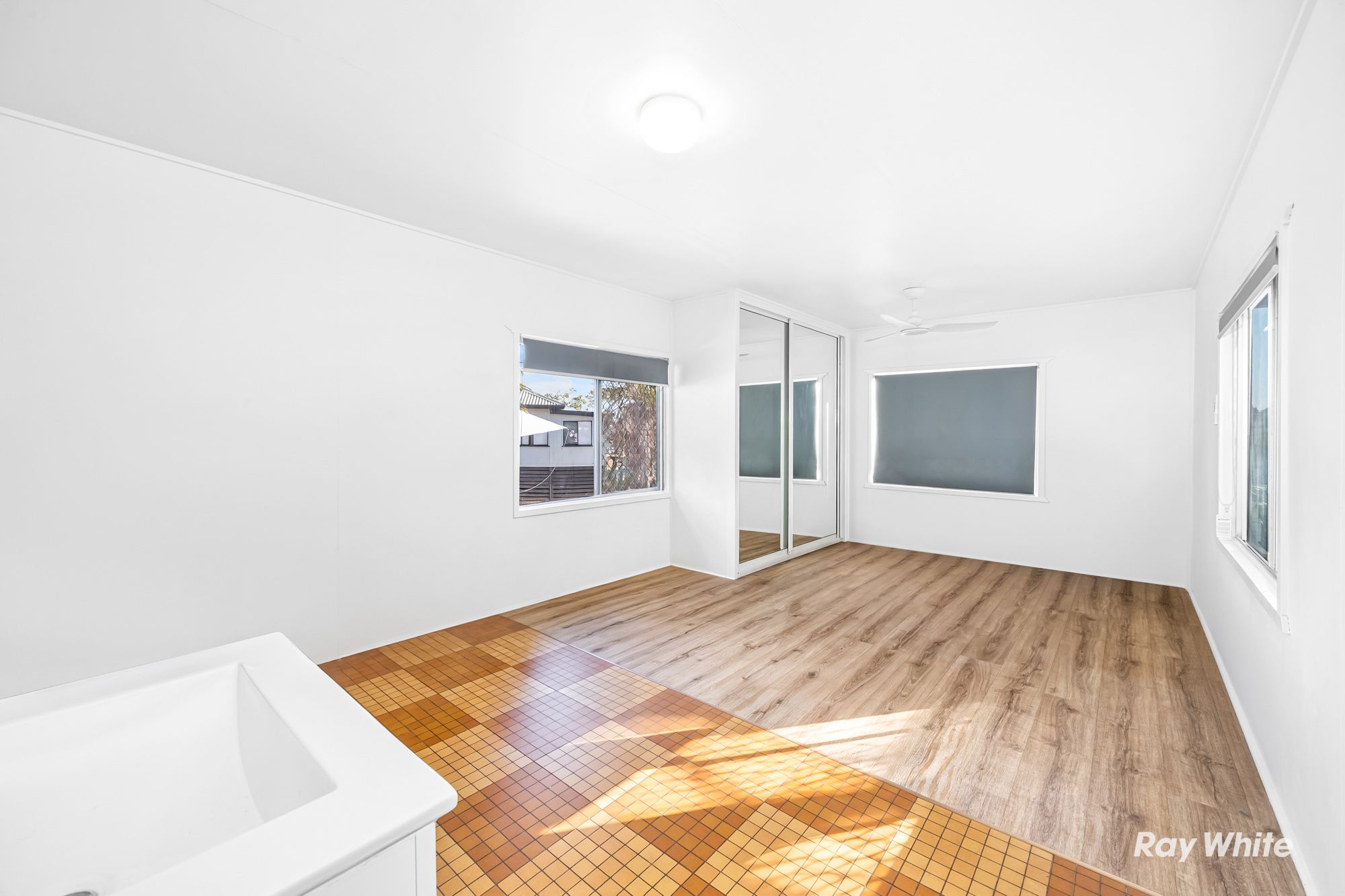 108 Matthew Flinders Drive — photo 11 of 22