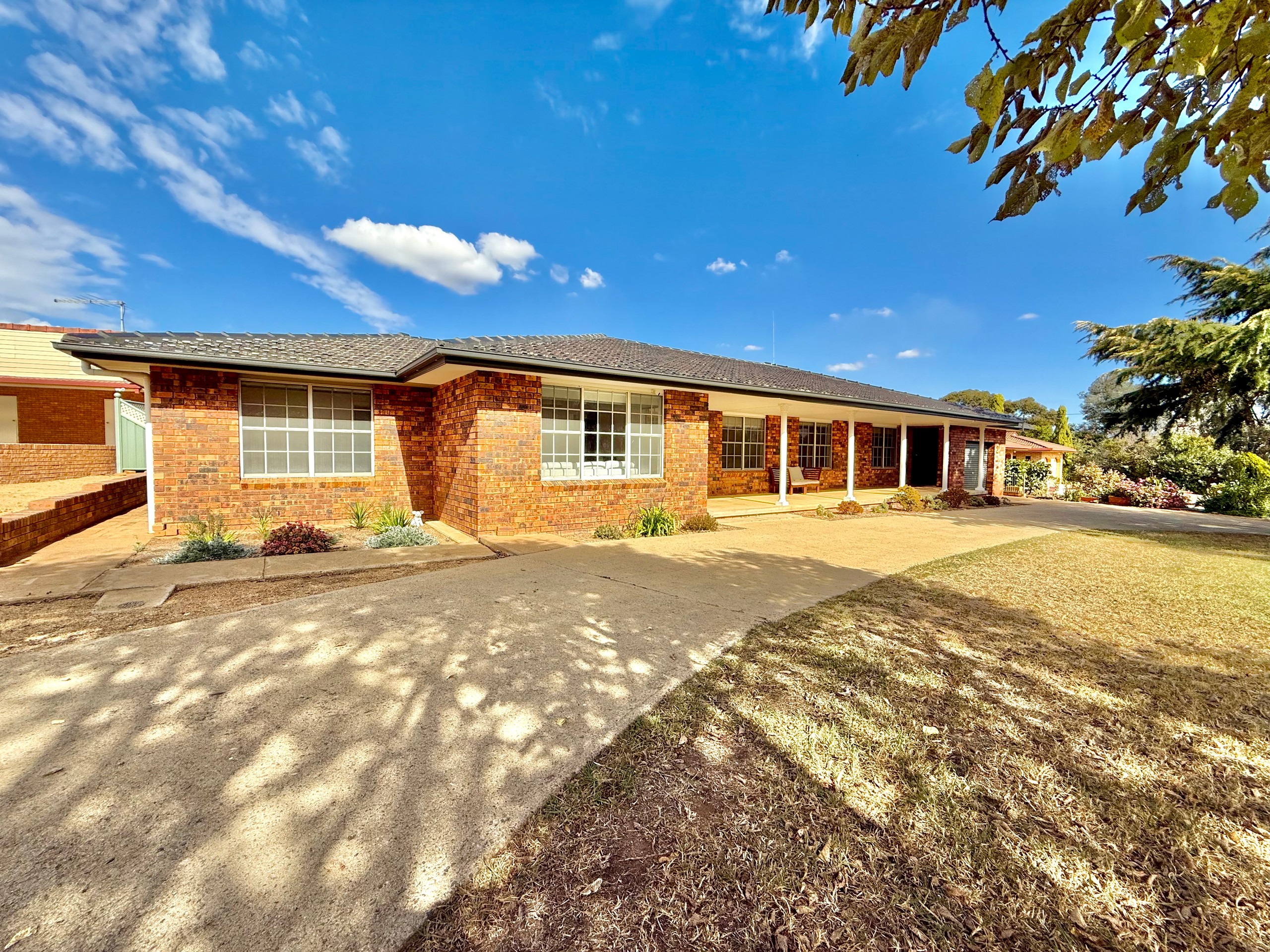 2 Jasprizza Avenue, Young, NSW 2594