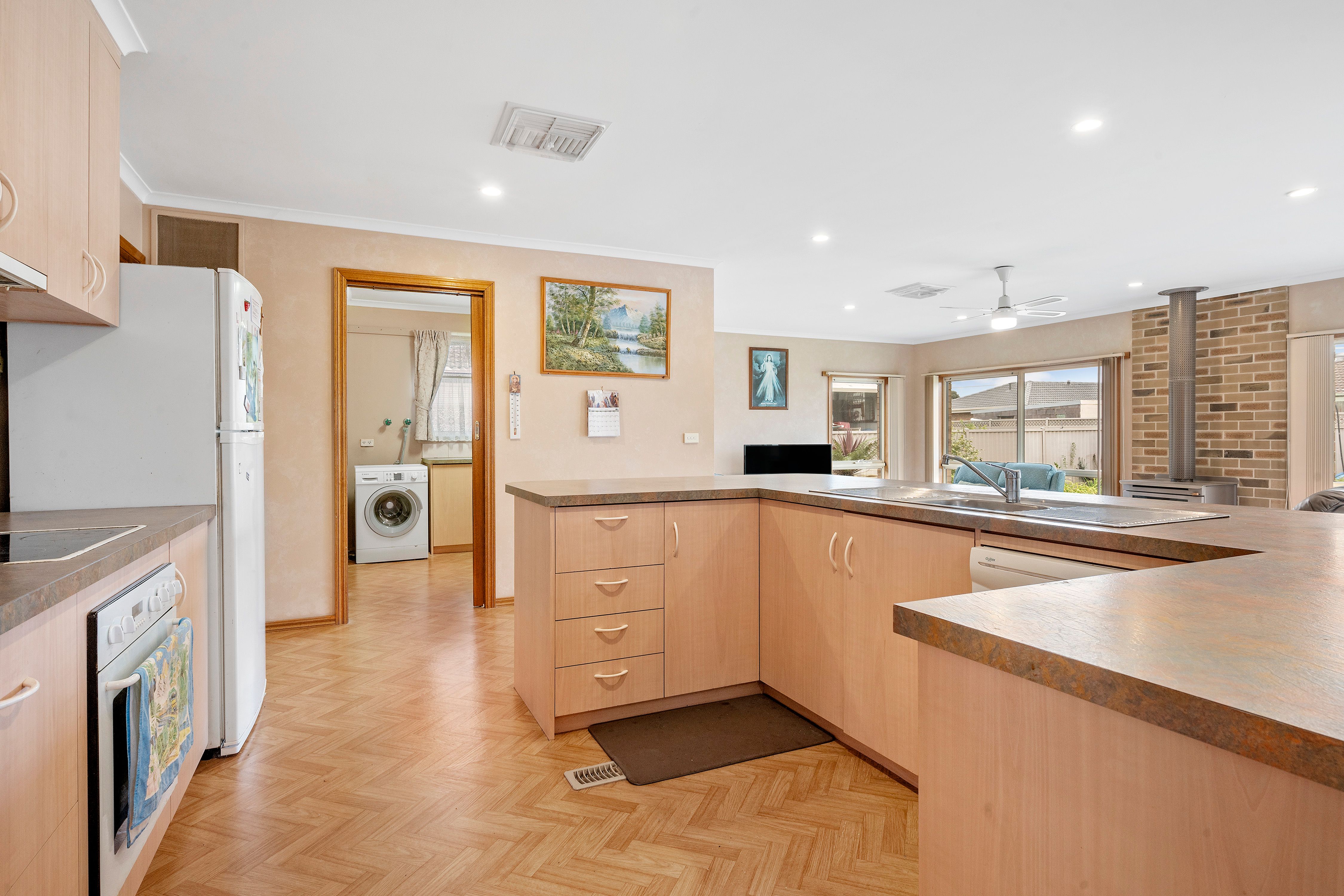 16 John Street, Wendouree, VIC 3355