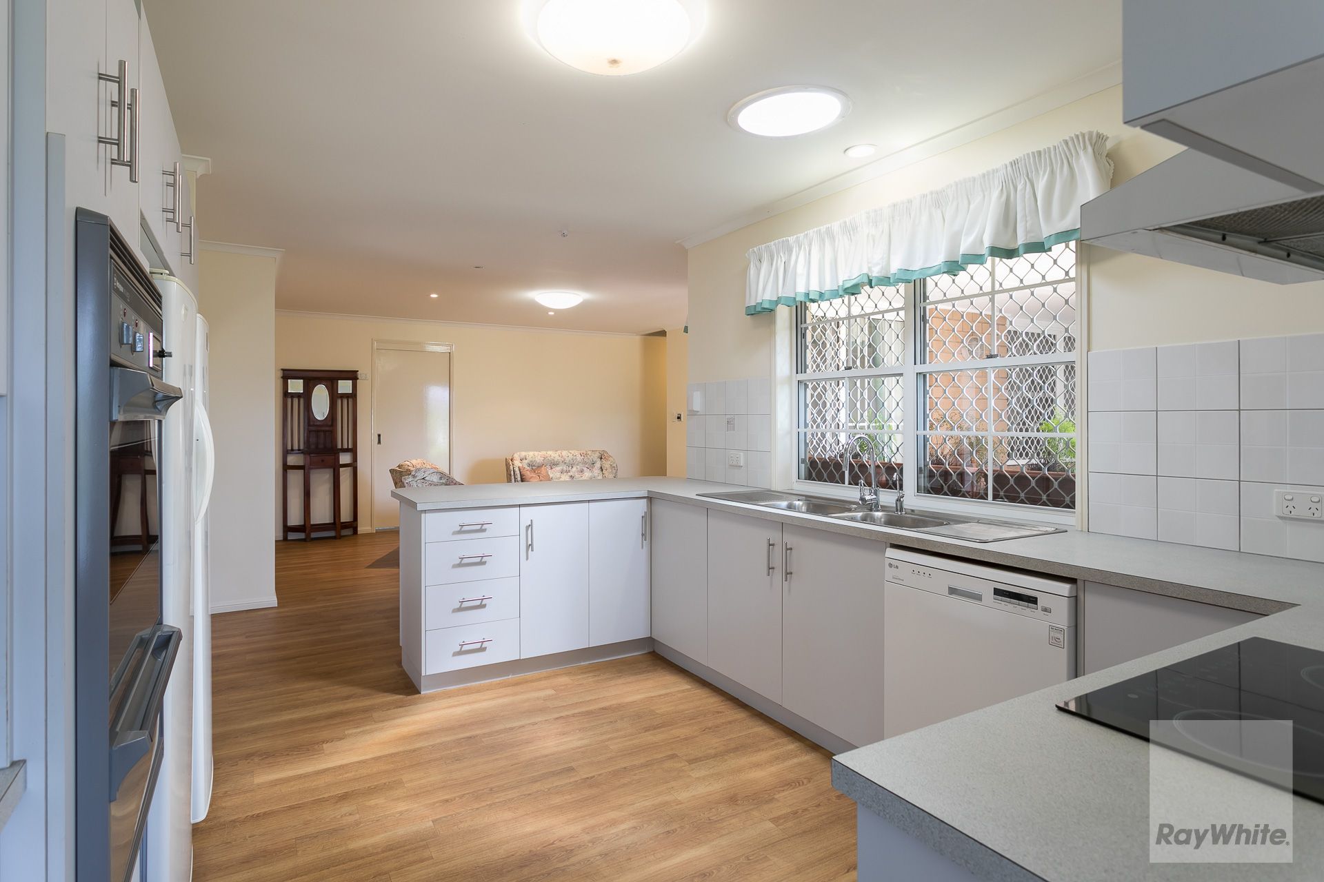 5 Helsal Court, Victoria Point, QLD 4165