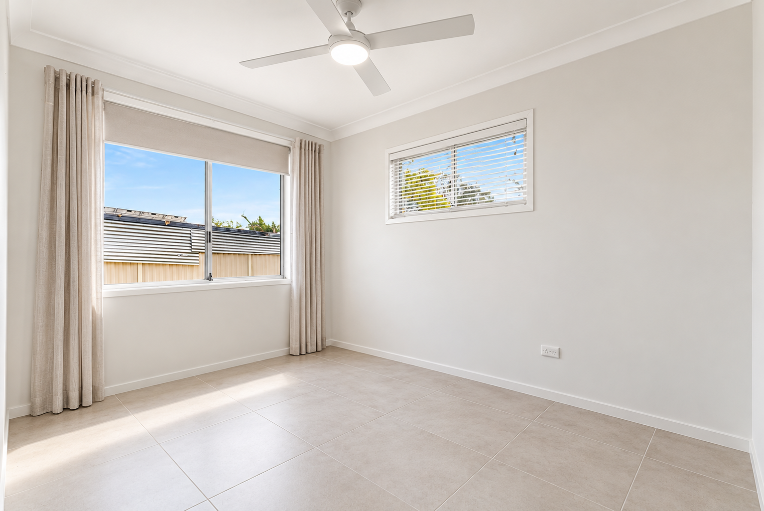 324 Middle Road — photo 3 of 14