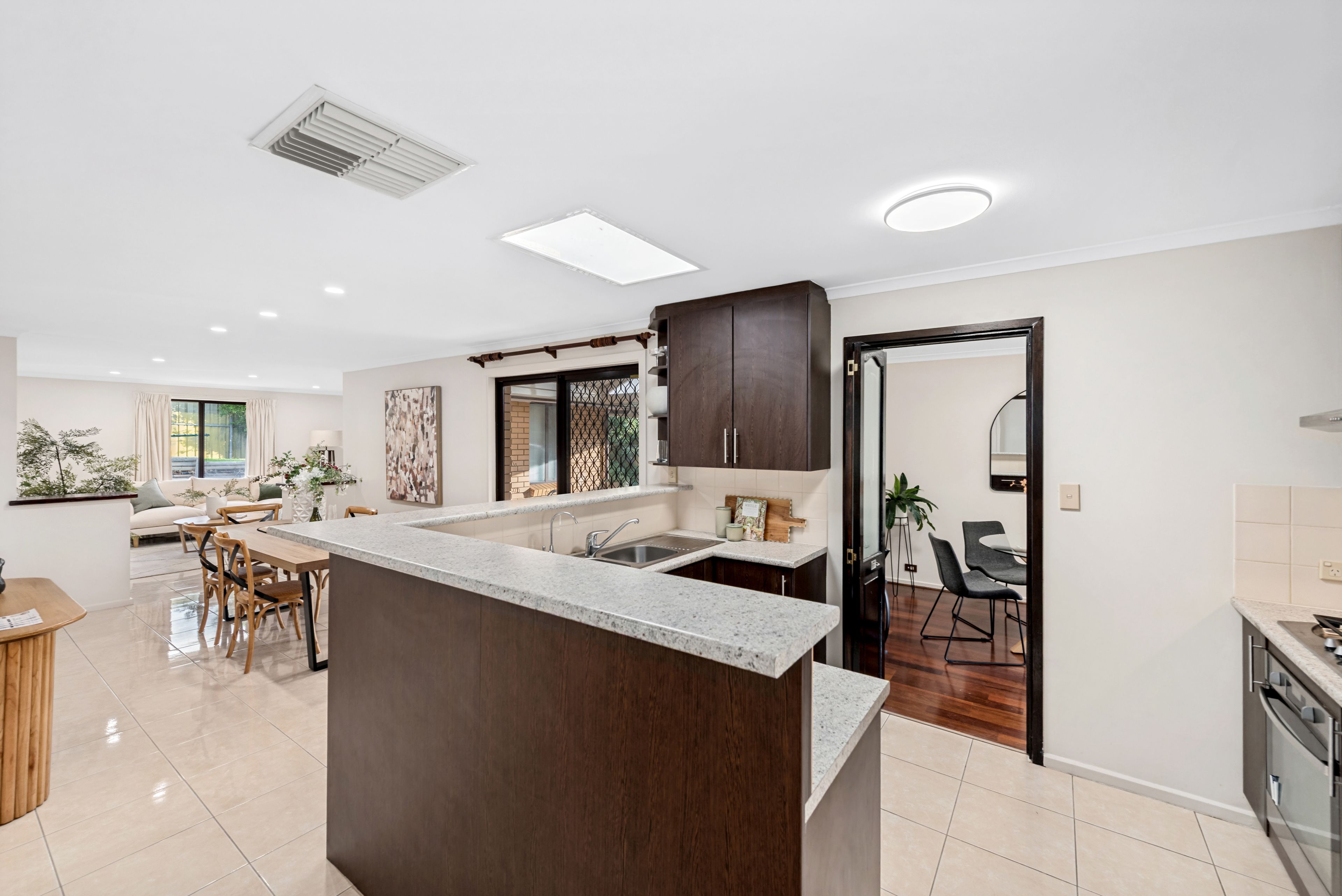 75 Sherebrooke Boulevard — photo 8 of 24