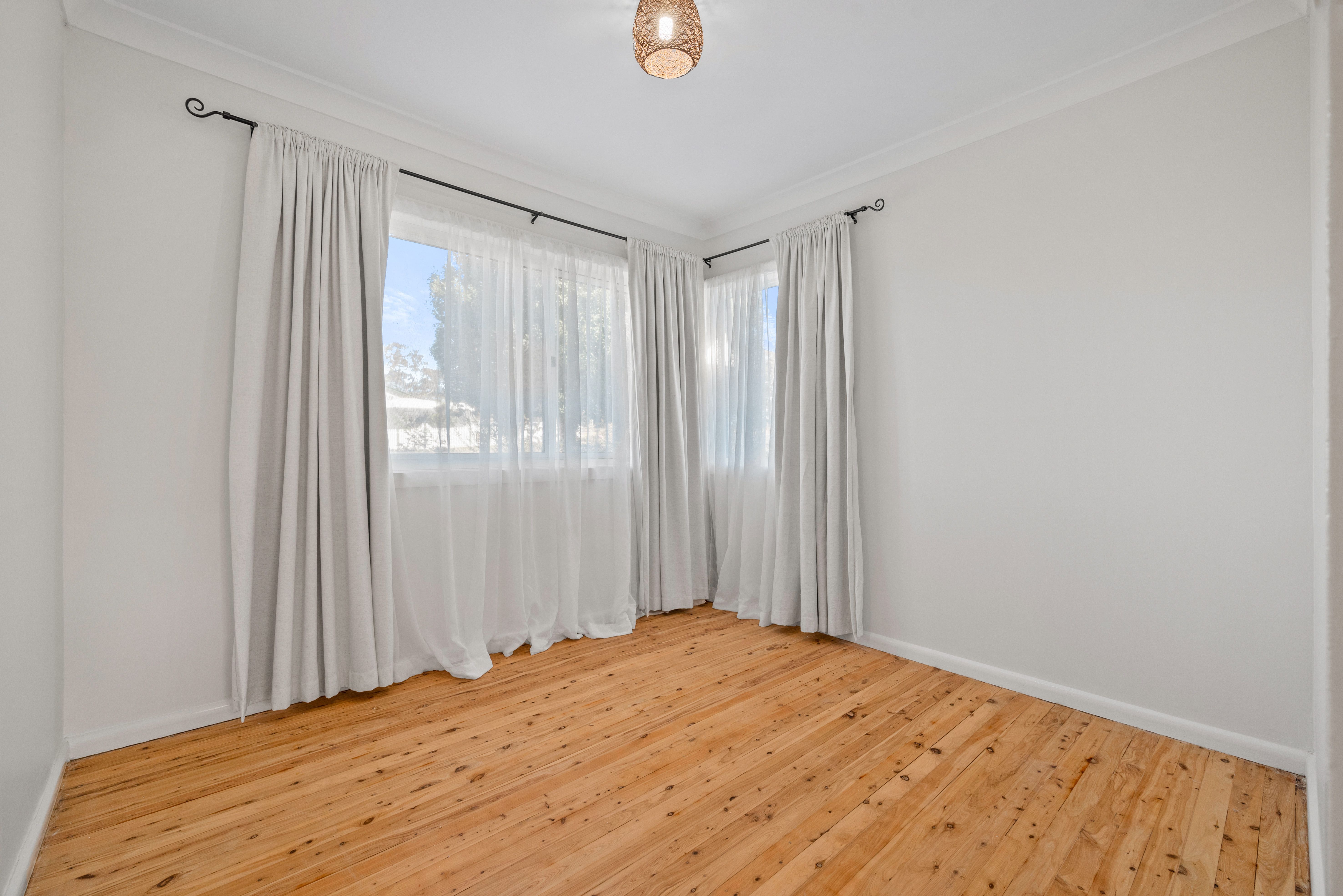5 Campbellfield Avenue — photo 10 of 12