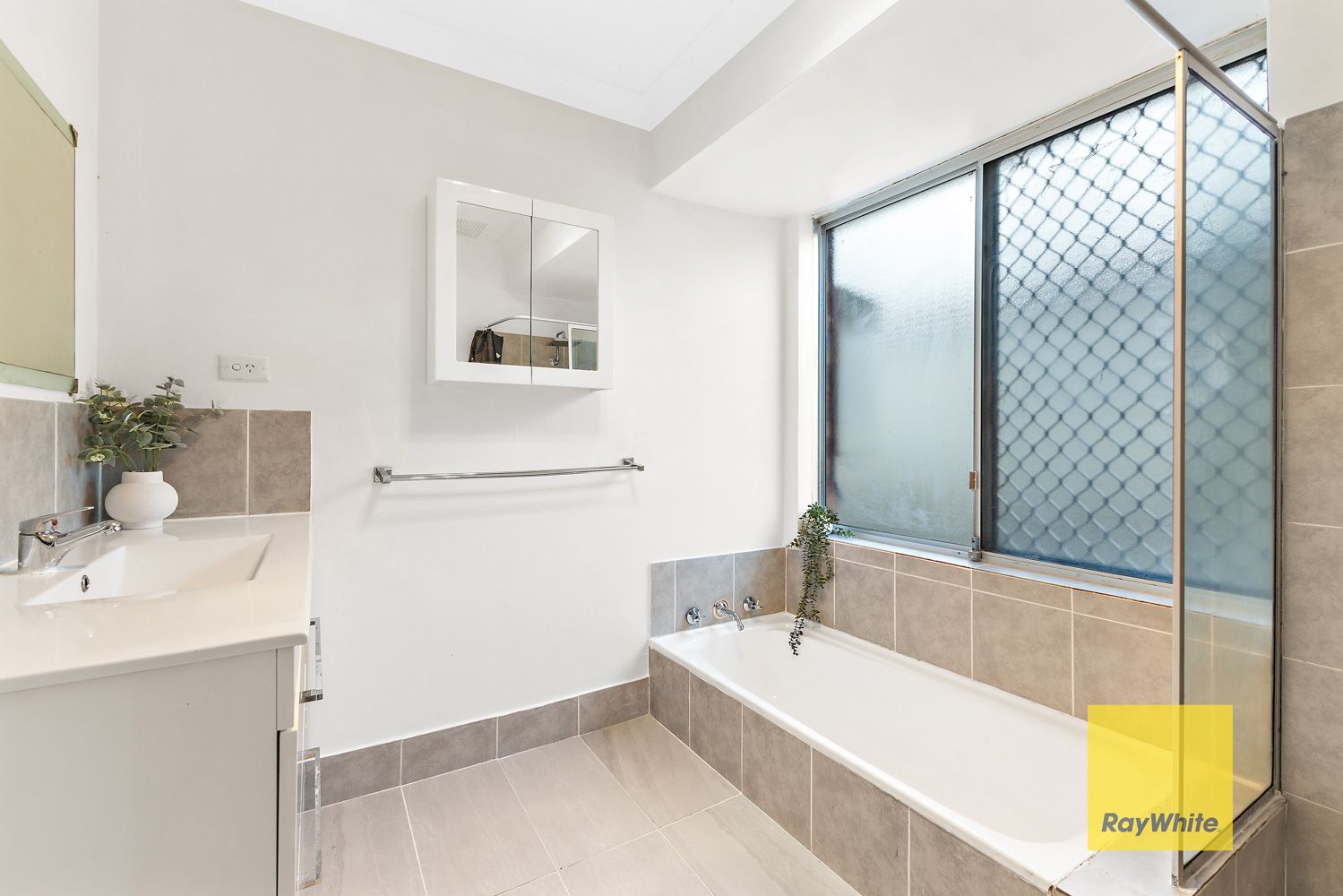 32 Greenough Way — photo 7 of 15