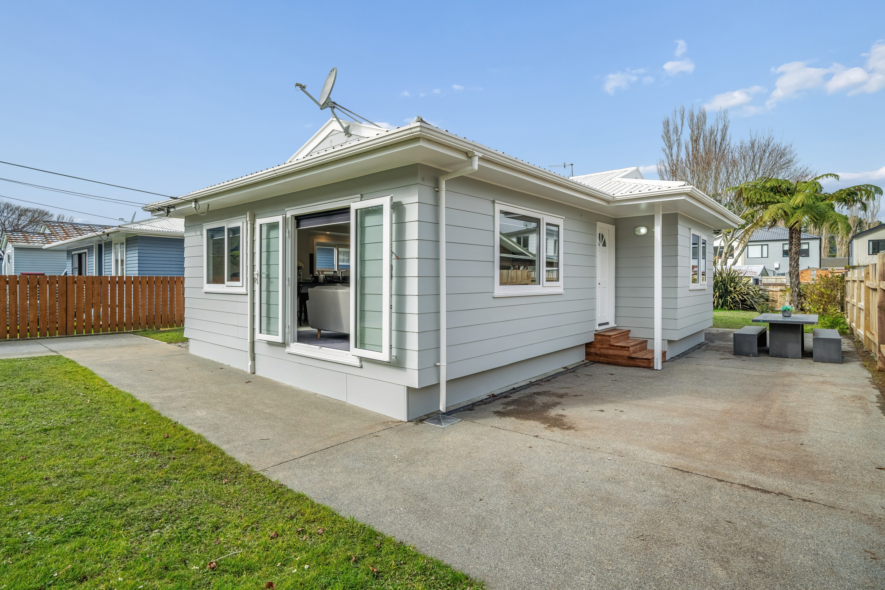 2a Golf Road, Manor Park, Lower Hutt City