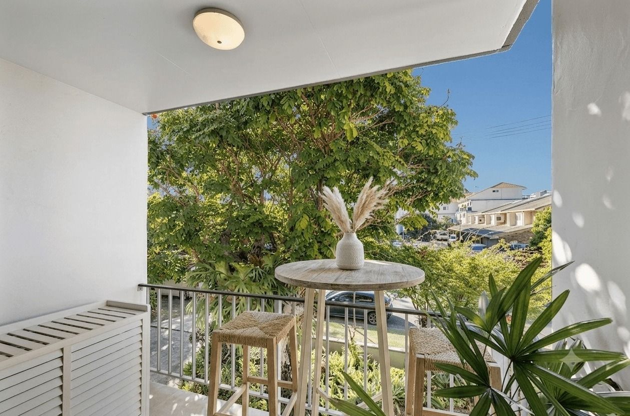 1/5 Richards Street — photo 2 of 9