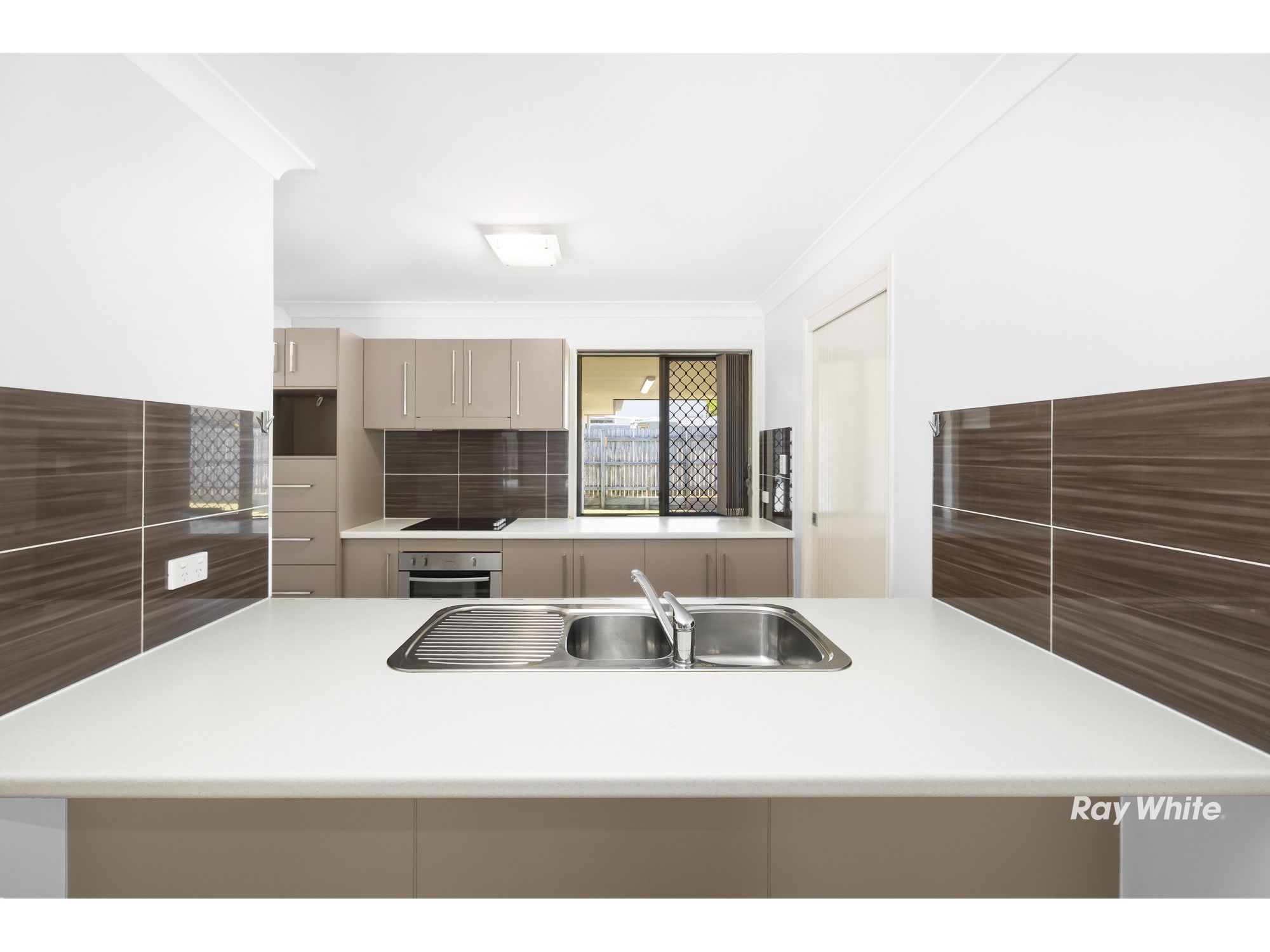 2/27 Goldfinch Avenue, Yeppoon, QLD 4703