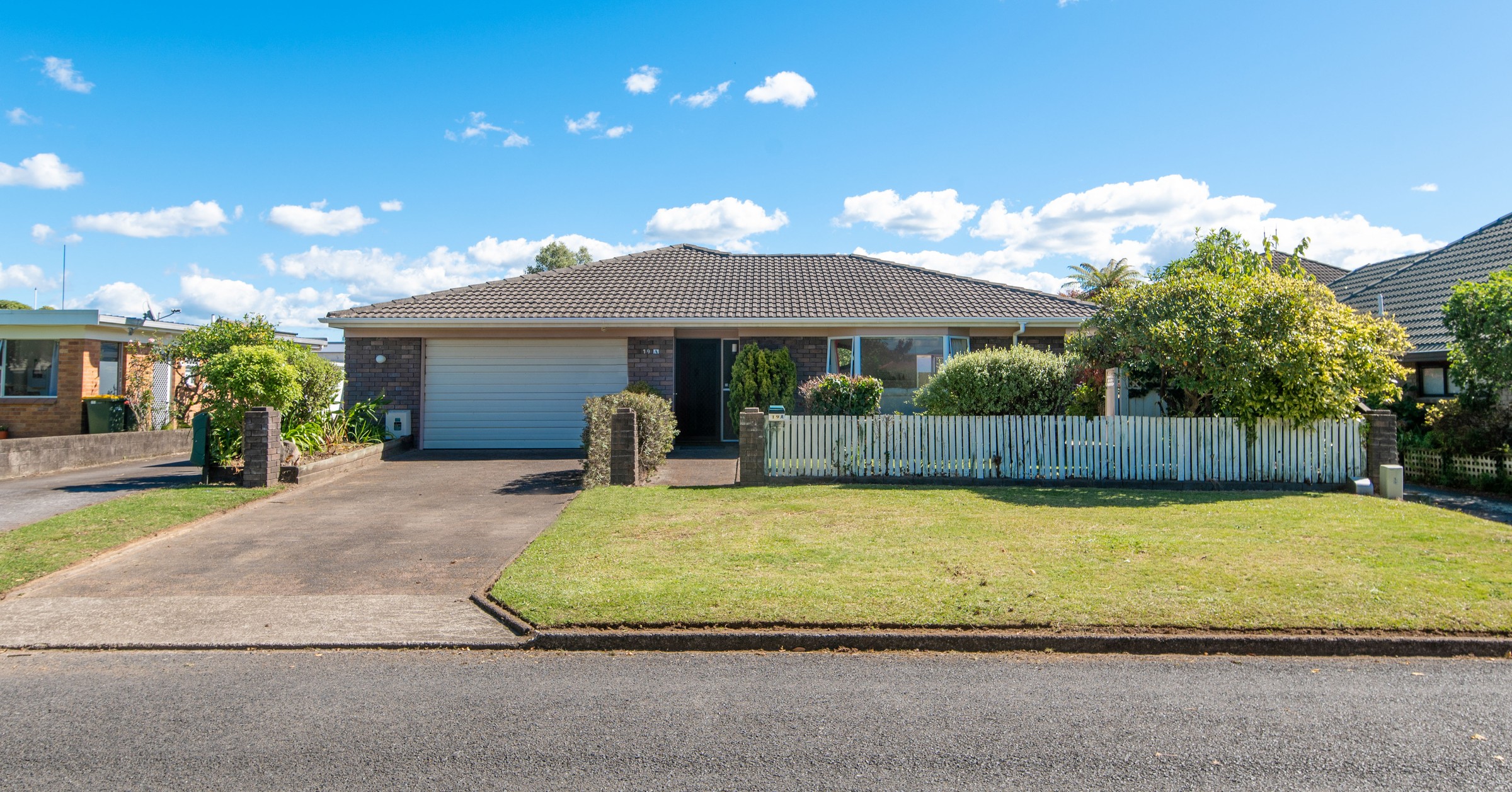 Strathmore Road Rotorua 19A Lytton Street, Glenholme, Rotorua District 3010 - Sold House - Ray ...