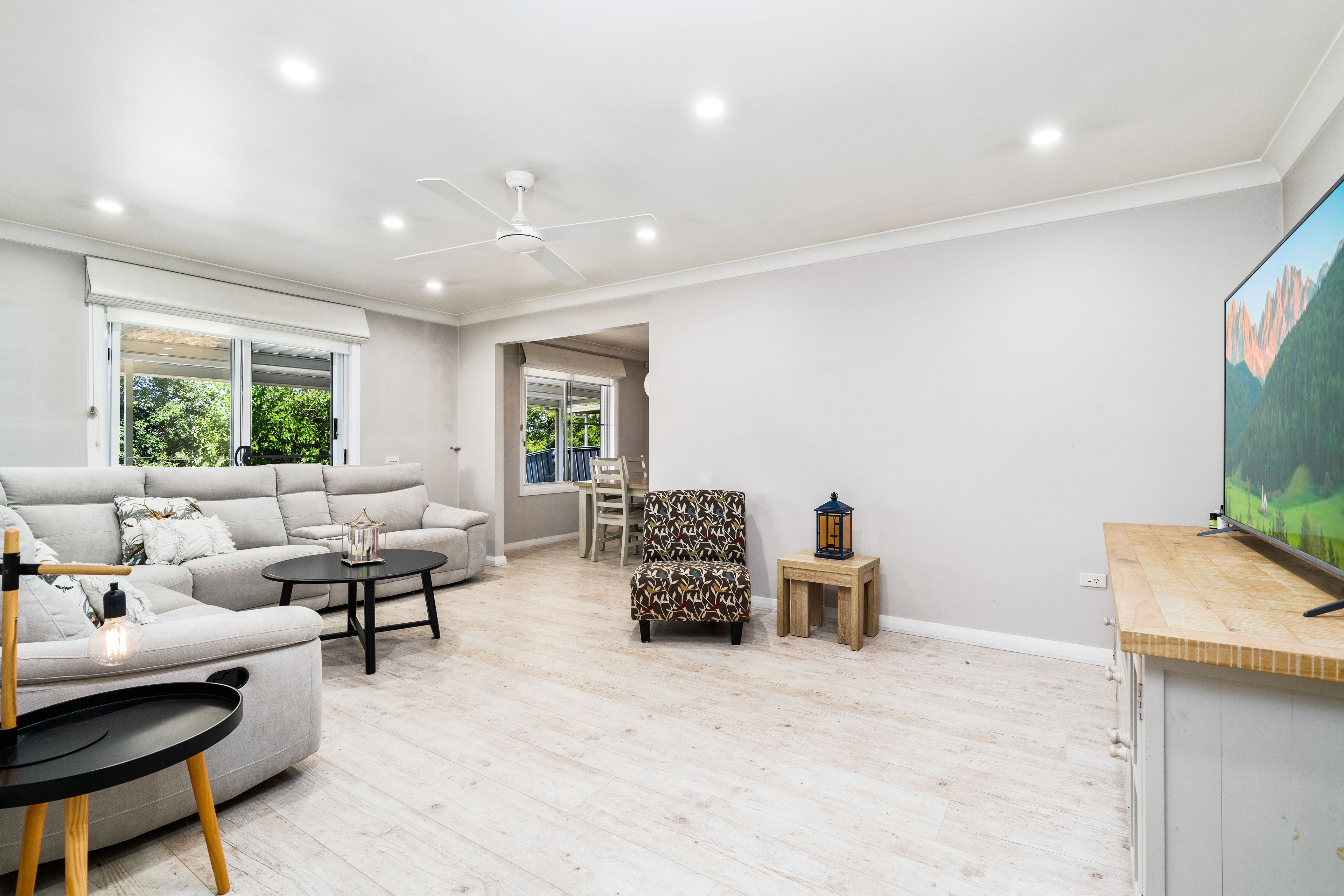 8 Queenscliff Drive, Woodbine, NSW 2560