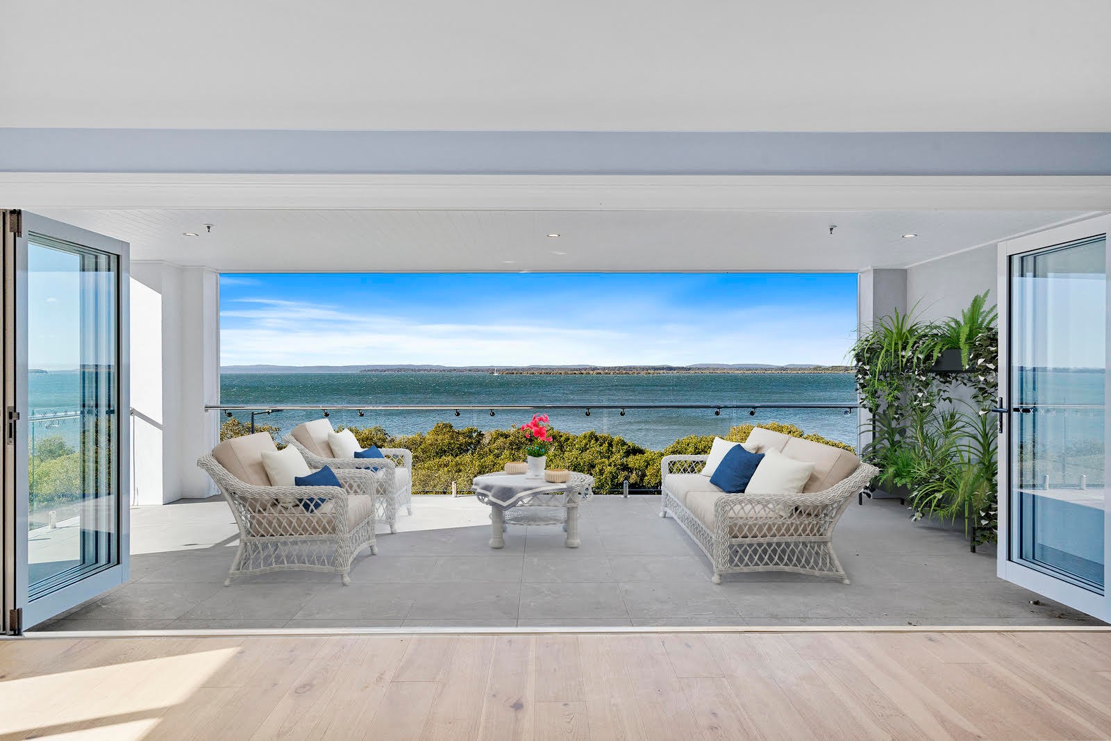 10/193-197 Esplanade, Redland Bay, QLD 4165