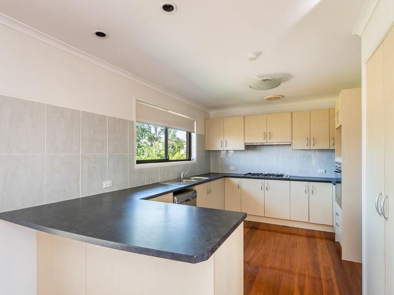 6 Lindisfarne Street, Carindale, QLD 4152